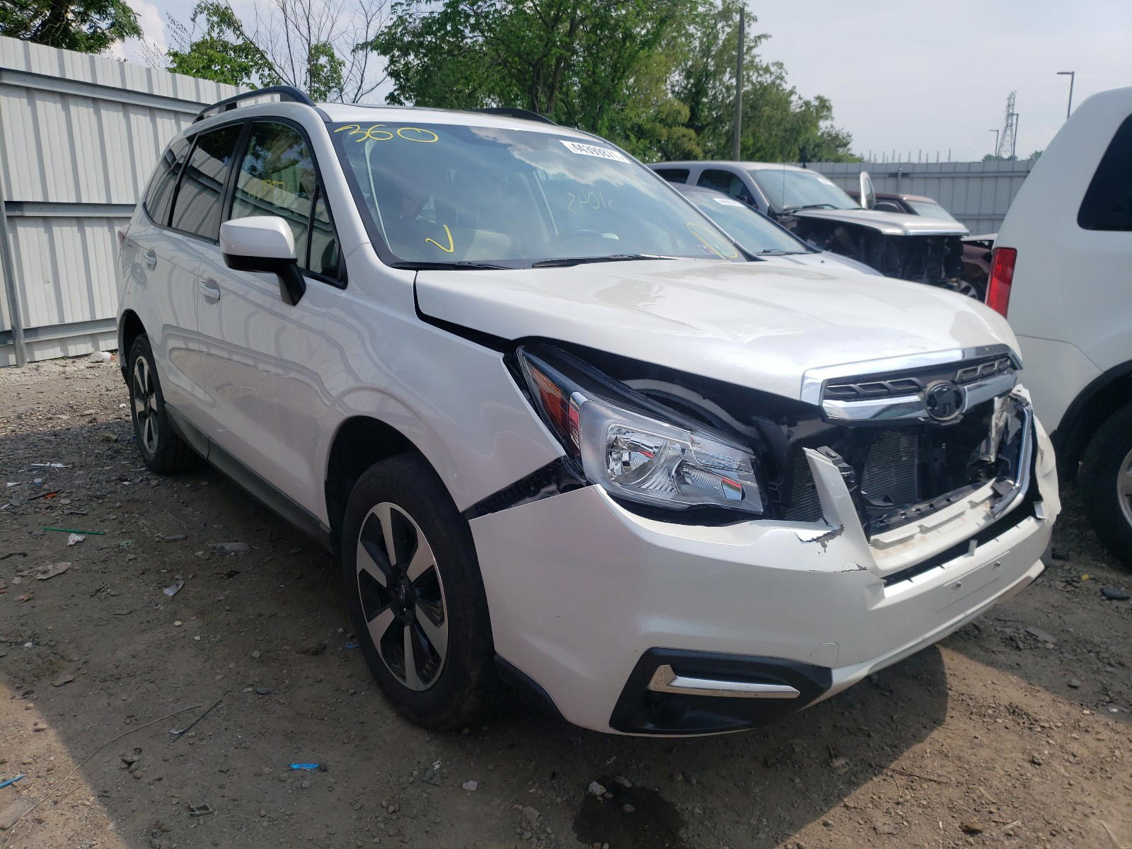 SUBARU FORESTER 2 2017 with VIN JF2SJAEC9HH408980 - Photo from auction