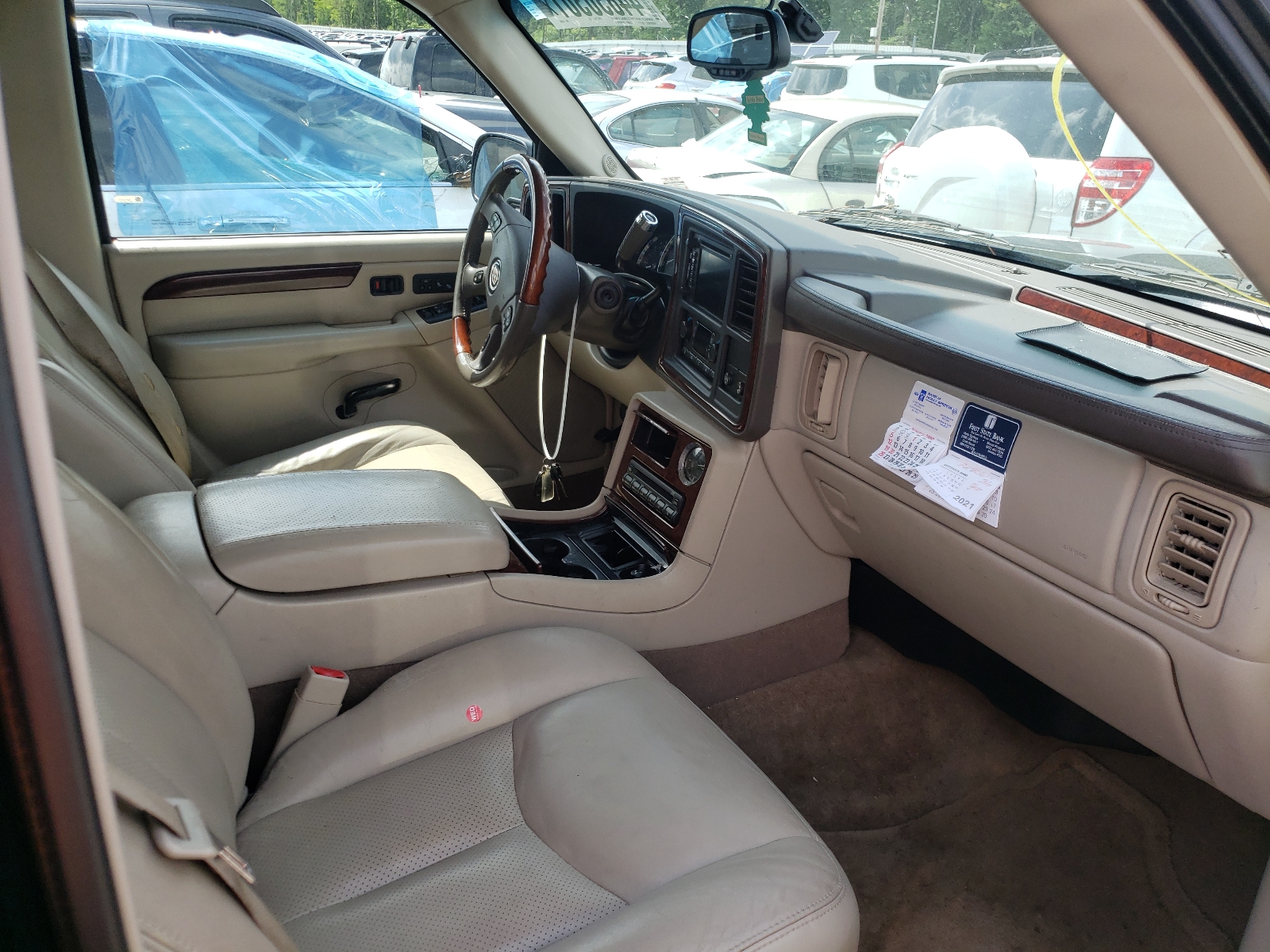 Photo 5 from auction – 2005 CADILLAC ESCALADE L with VIN 1GYEC63N65R223888
