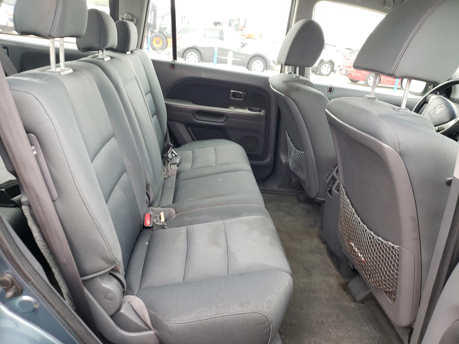 Photo 6 from auction – 2006 HONDA PILOT LX with VIN 5FNYF18136B001447