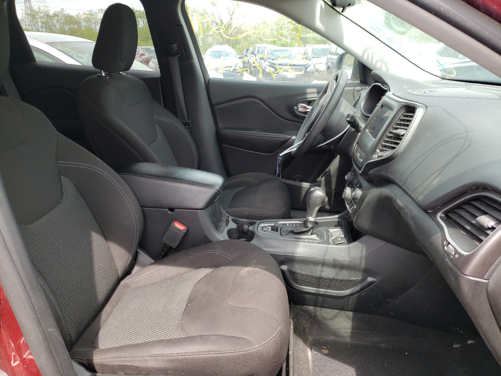 Photo 5 from auction – 2019 JEEP CHEROKEE L with VIN 1C4PJLCB9KD365699