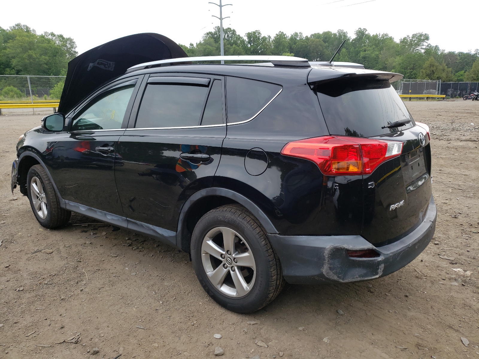 Photo 3 from auction – 2015 TOYOTA RAV4 XLE with VIN 2T3RFREV7FW313243