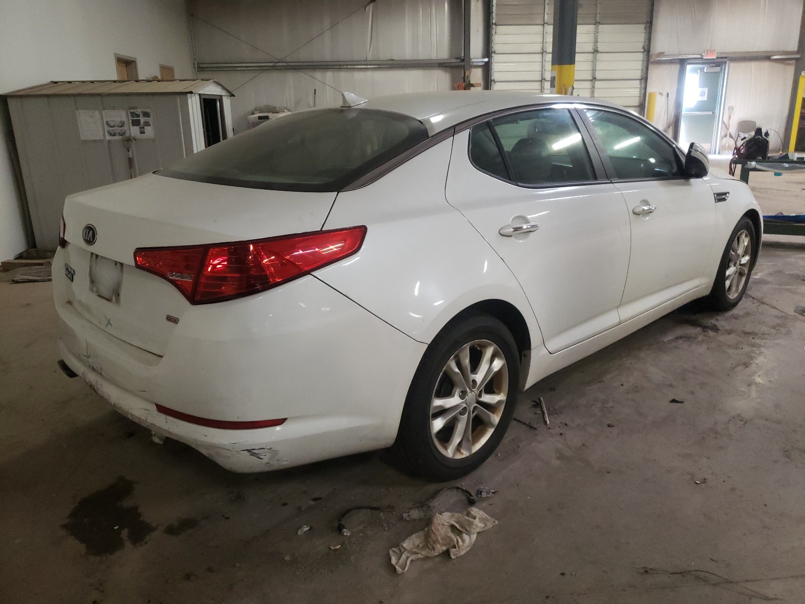Photo 4 from auction – 2013 KIA OPTIMA LX with VIN 5XXGM4A71DG205000