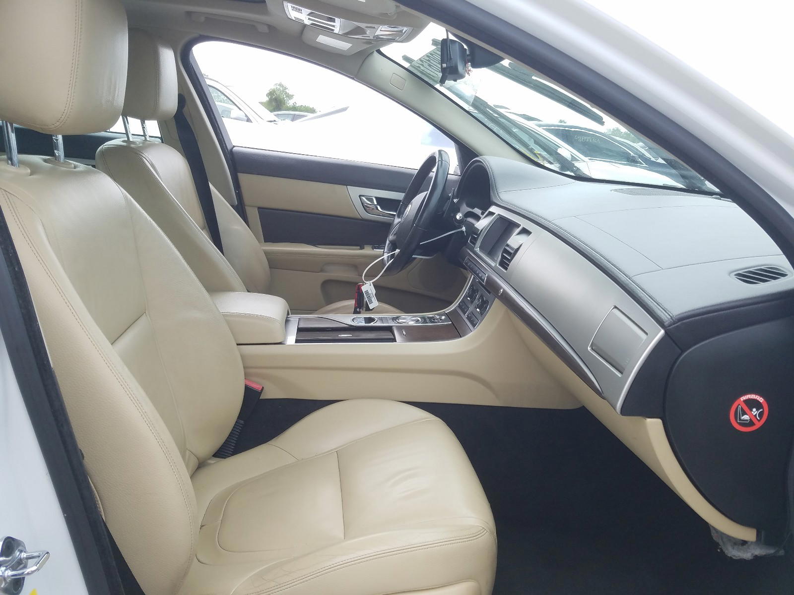 Photo 5 from auction – 2012 JAGUAR XF with VIN SAJWA0FB5CLS29357