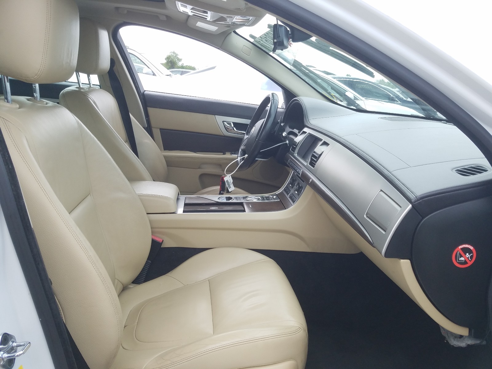 صورة رقم 5 من المزاد - 2012 JAGUAR XF مع VIN SAJWA0FB5CLS29357