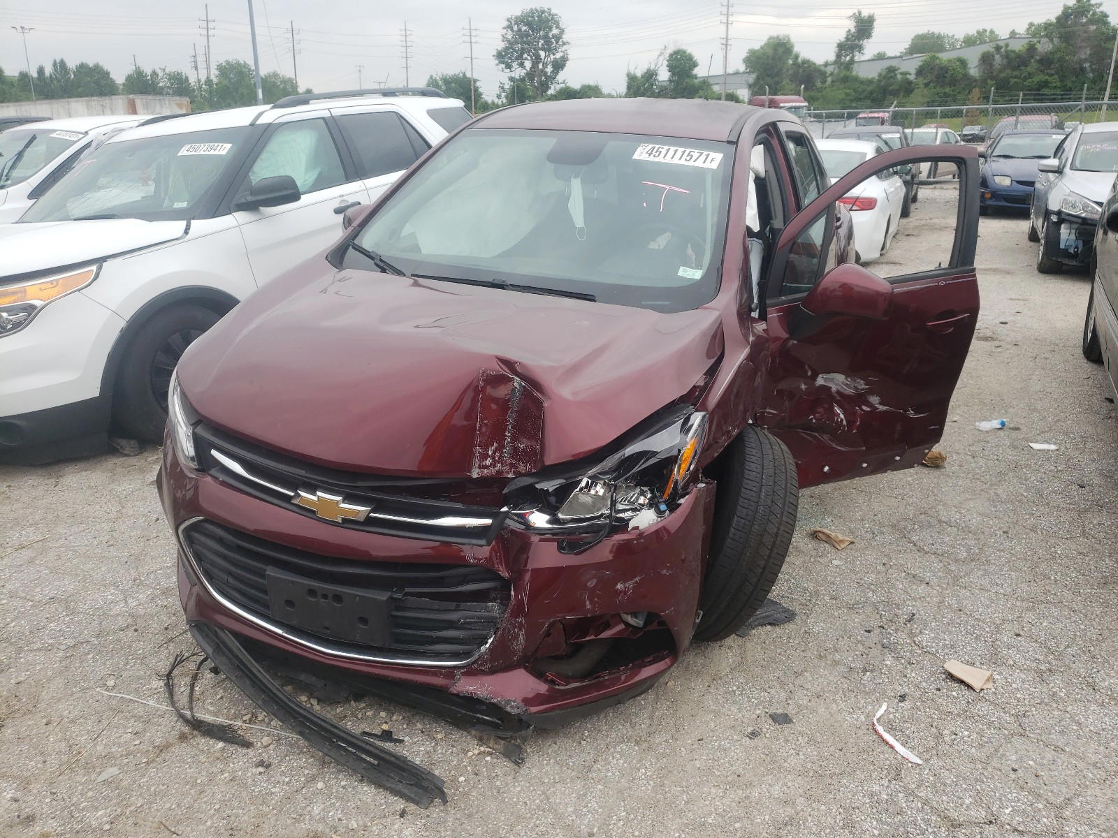 Photo 2 from auction – 2017 CHEVROLET TRAX LS with VIN 3GNCJKSB6HL199095