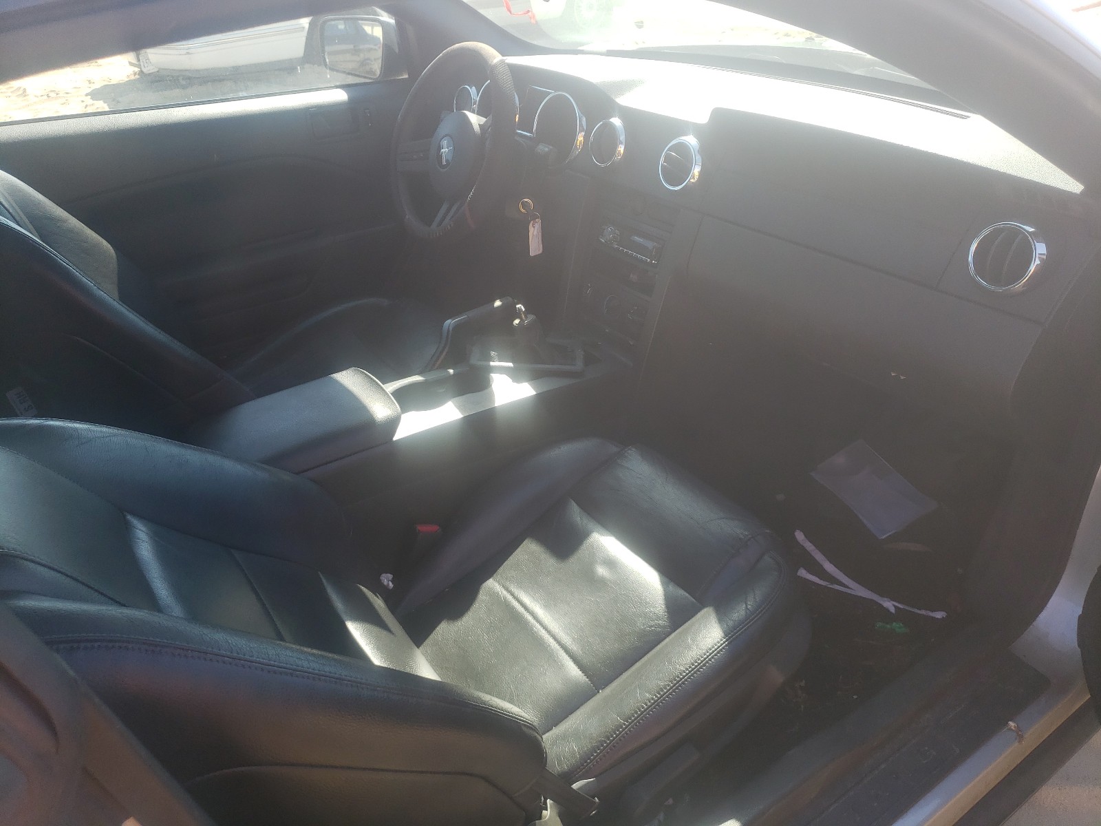 Photo 5 from auction – 2005 FORD MUSTANG with VIN 1ZVFT80N455152446