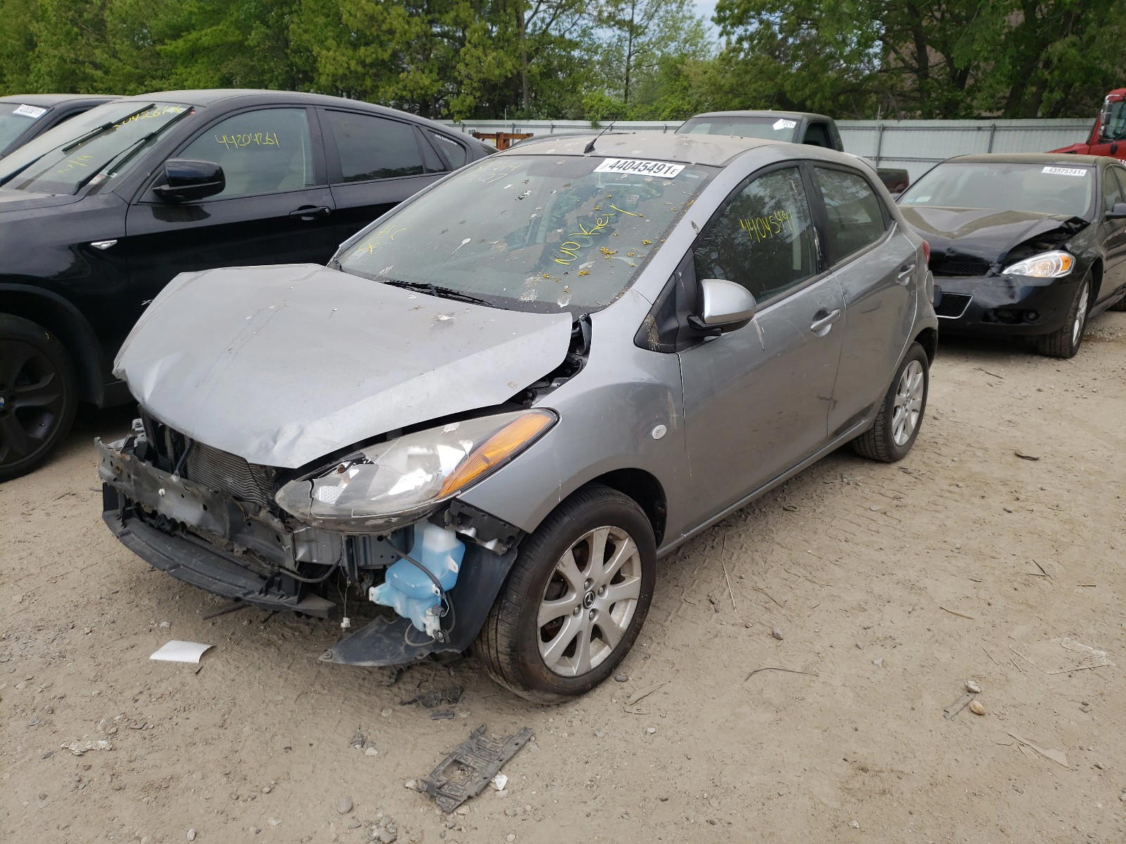 Photo 2 from auction – 2013 MAZDA MAZDA2 with VIN JM1DE1LZXD0163053