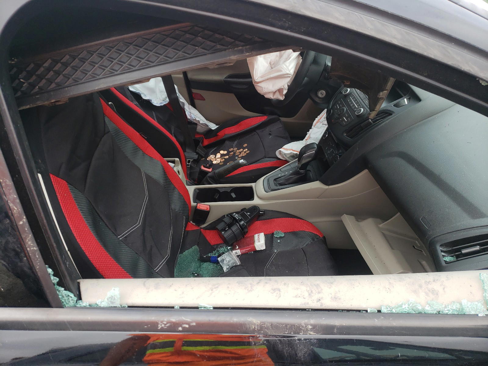 Photo 5 from auction – 2017 FORD FOCUS SE with VIN 1FADP3FE6HL292545