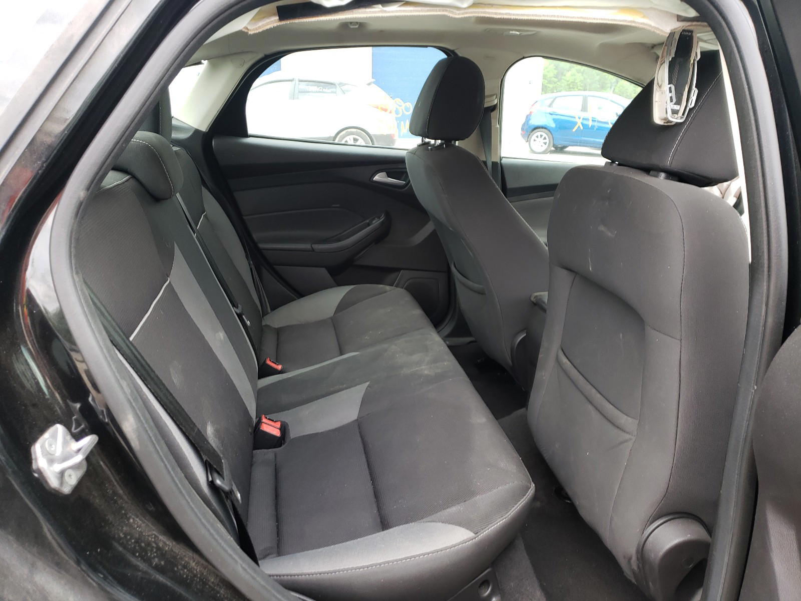 Photo 6 from auction – 2014 FORD FOCUS SE with VIN 1FADP3F21EL245103