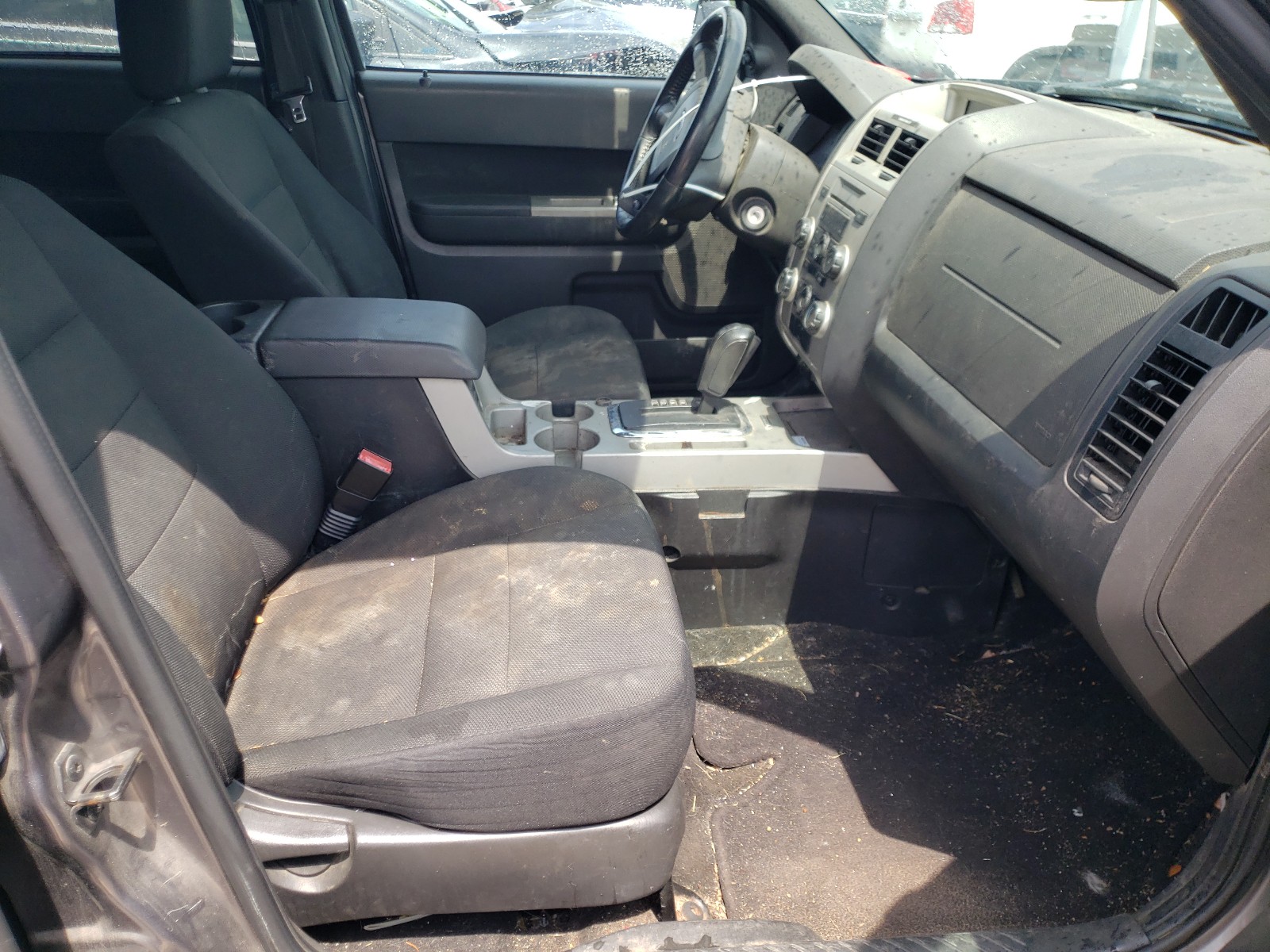 Photo 5 from auction – 2009 FORD ESCAPE XLT with VIN 1FMCU03G09KB11042