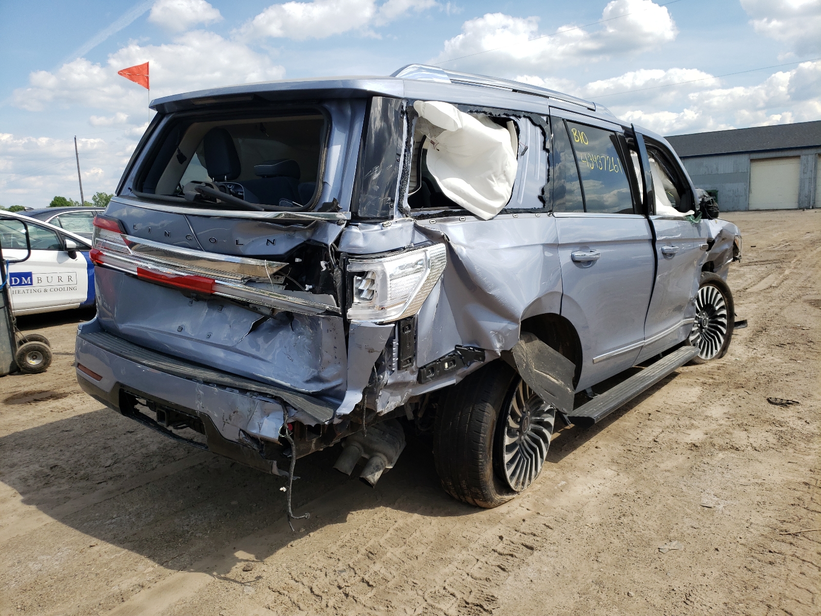 Photo 4 from auction – 2020 LINCOLN NAVIGATOR with VIN 5LMJJ2TT4LEL18254