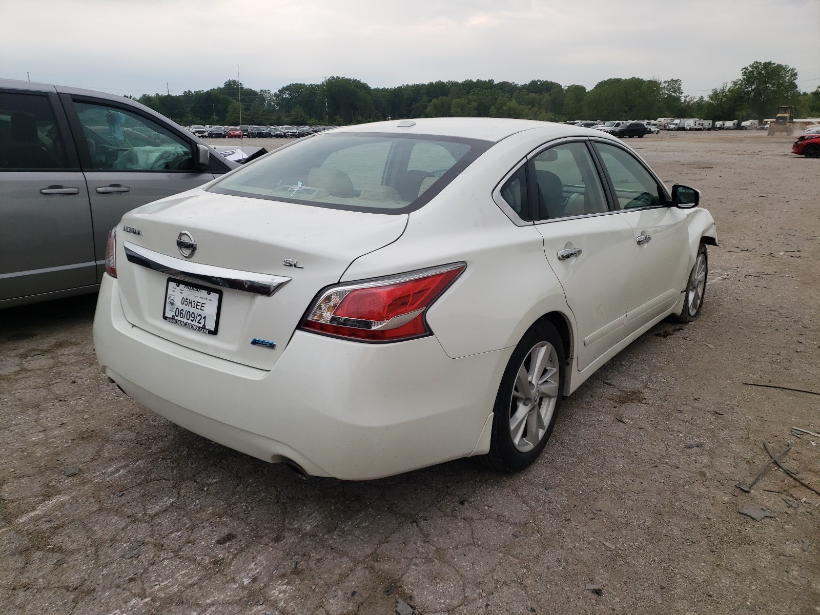 Photo 4 from auction – 2014 NISSAN ALTIMA 2.5 with VIN 1N4AL3AP3EC320630