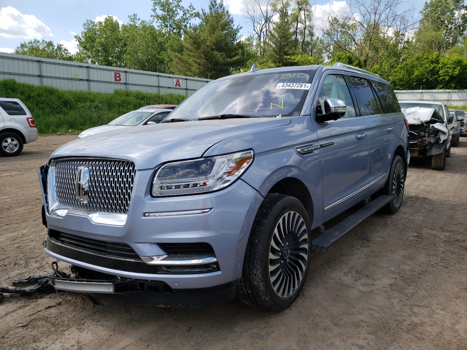 Photo 2 from auction – 2020 LINCOLN NAVIGATOR with VIN 5LMJJ2TT4LEL18254