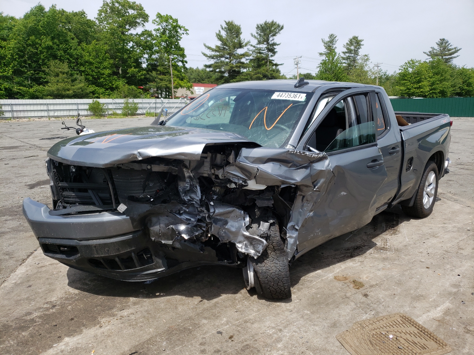 Photo 2 from auction – 2020 CHEVROLET SILVERADO with VIN 1GCRYBEK4LZ200904