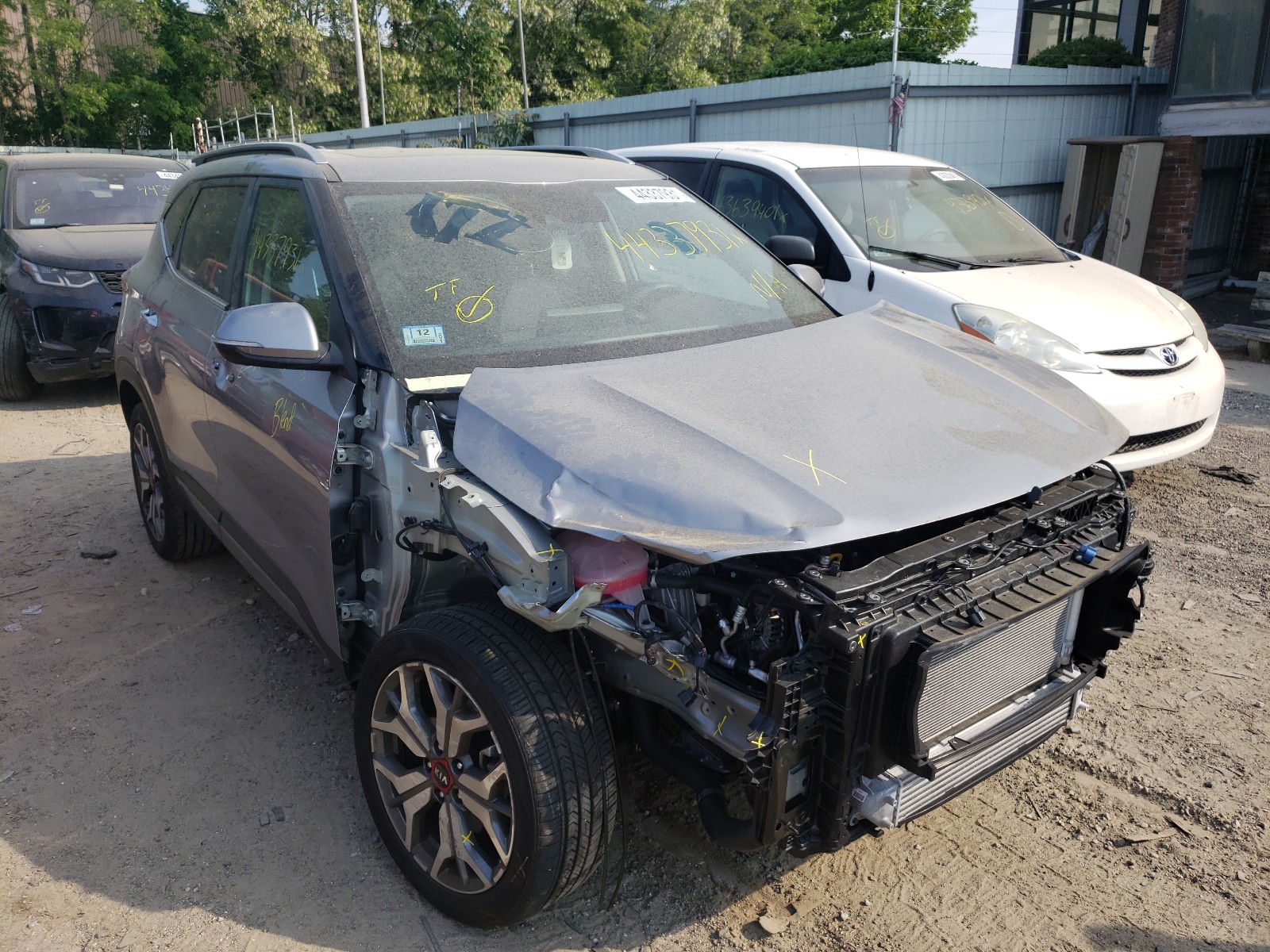 KIA SELTOS SX 2021 with VIN KNDETCA23M7156366 - Photo from auction
