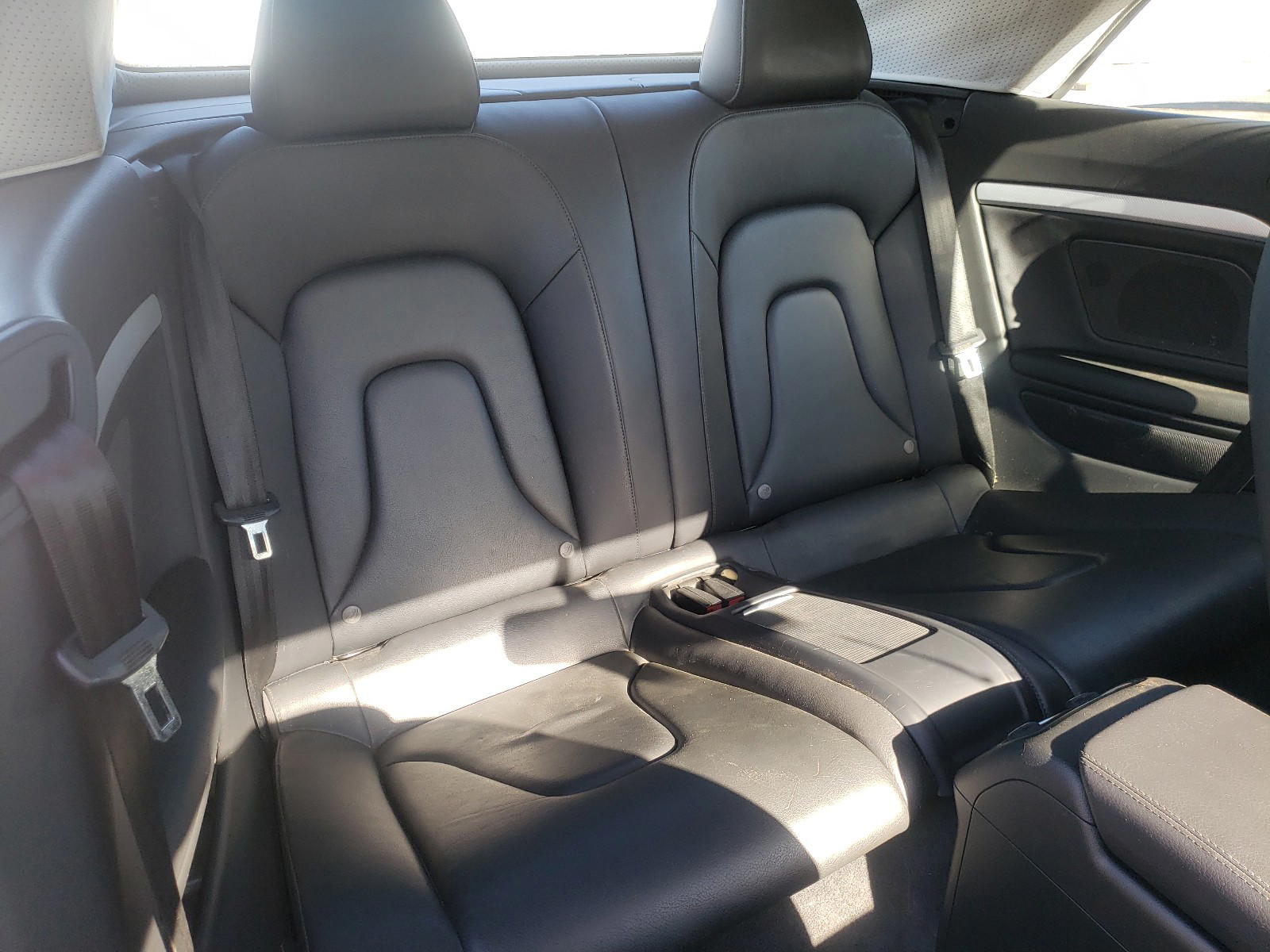Photo 6 from auction – 2010 AUDI A5 PREMIUM with VIN WAULFAFHXAN019042