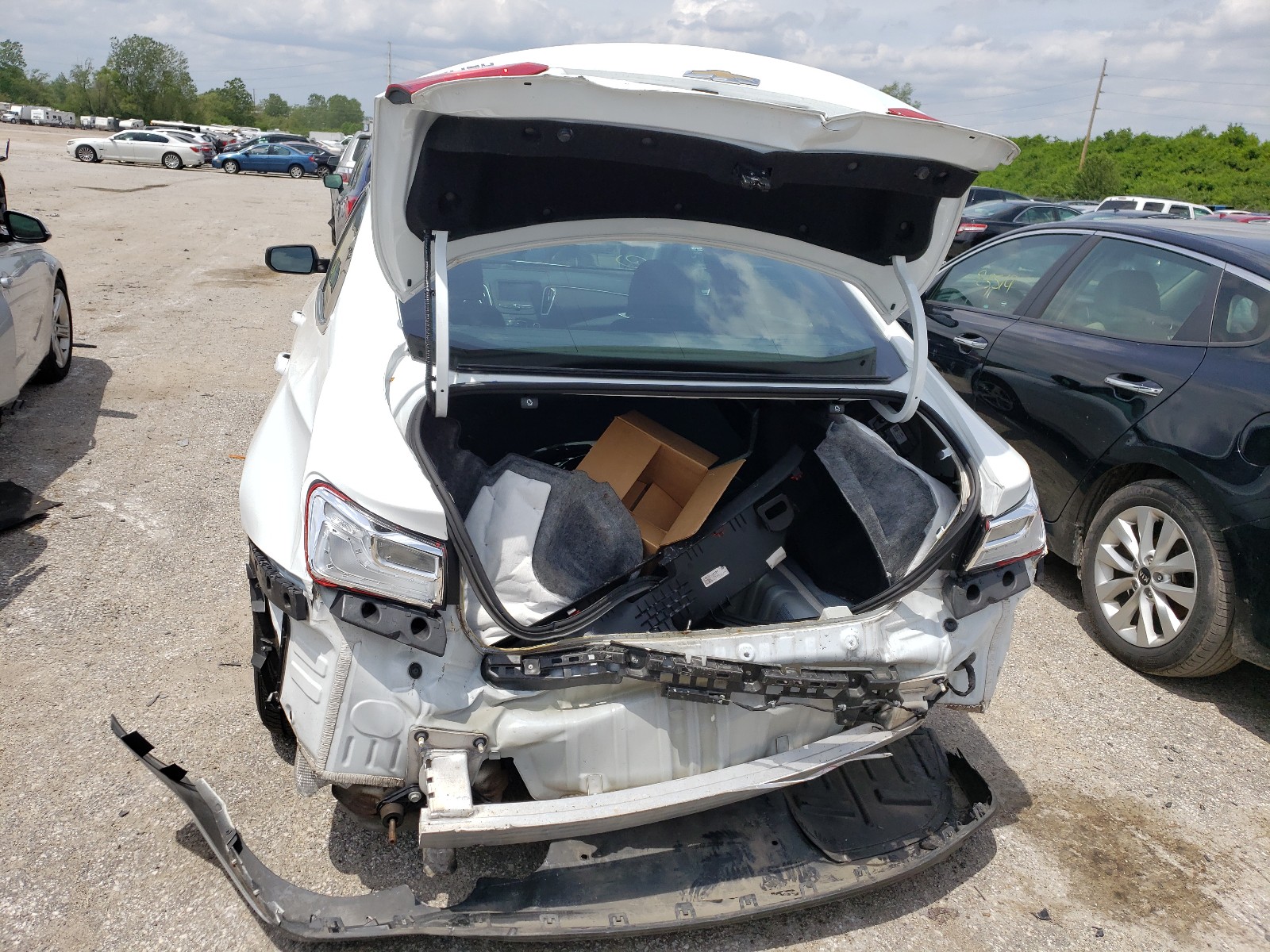 Photo 9 from auction – 2017 CHEVROLET MALIBU LS with VIN 1G1ZB5ST2HF122737