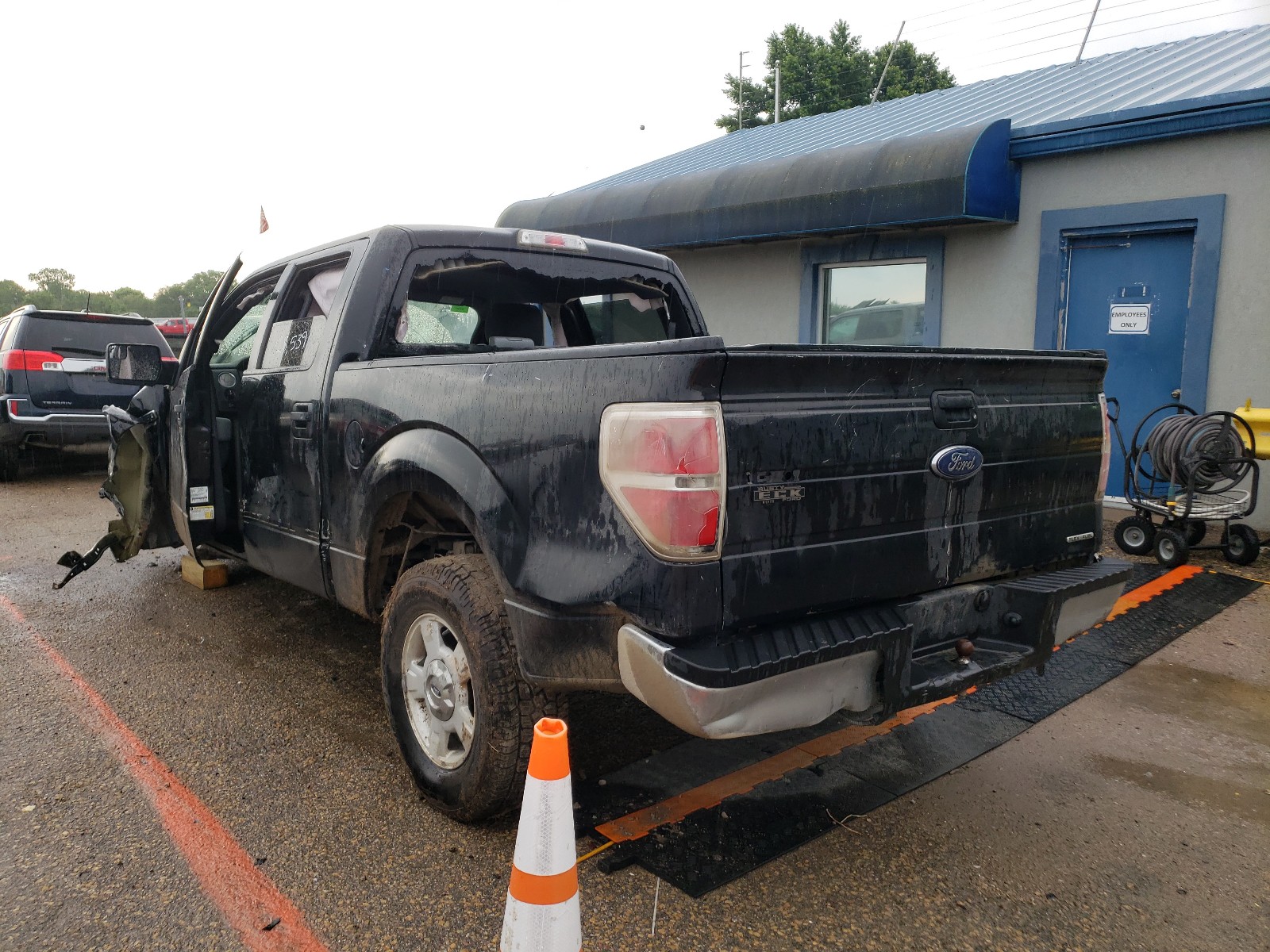 Photo 3 from auction – 2013 FORD F150 SUPER with VIN 1FTEW1CM7DKG27569