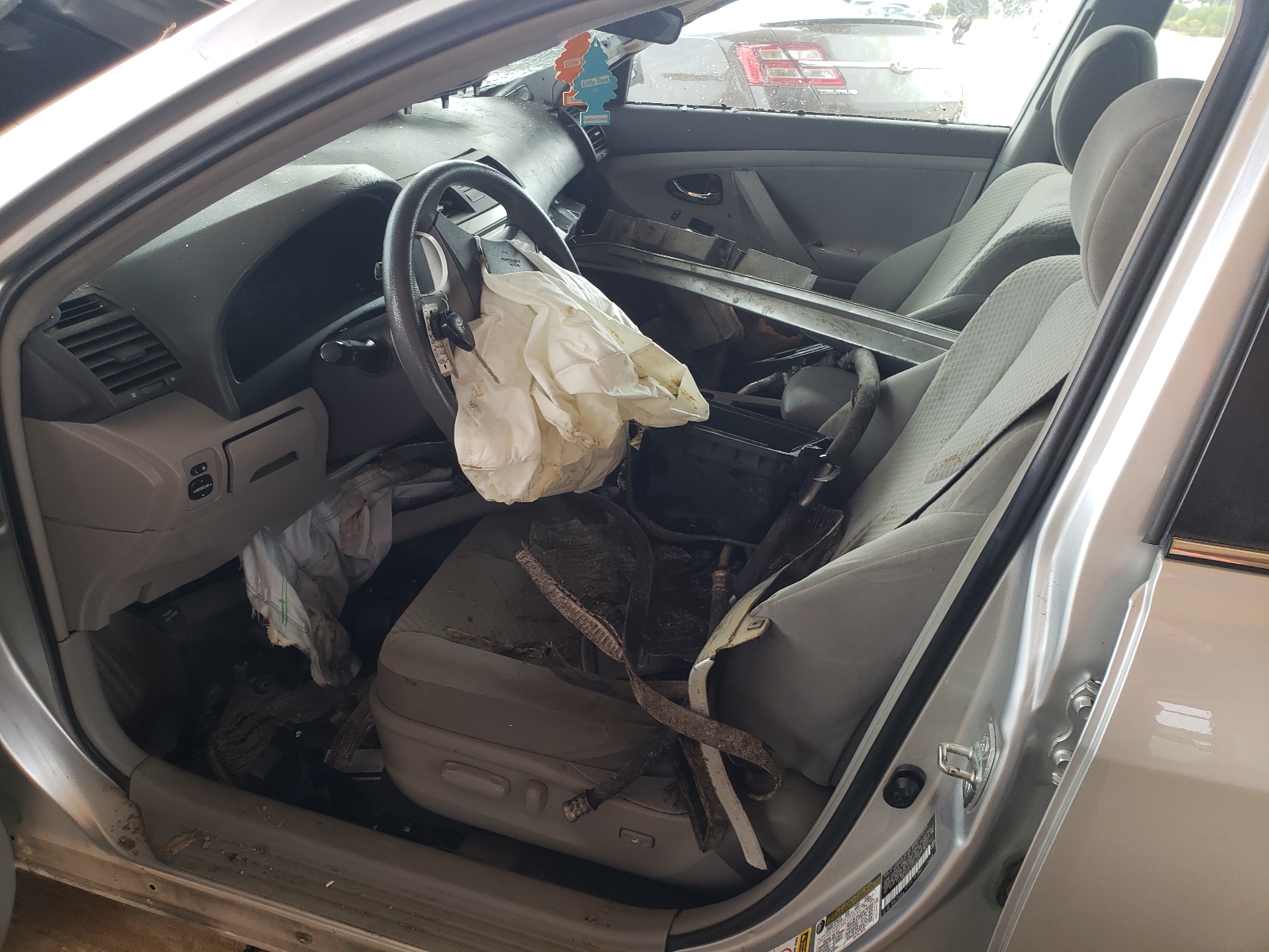 Photo 5 from auction – 2007 TOYOTA CAMRY LE with VIN 4T1BK46KX7U048428