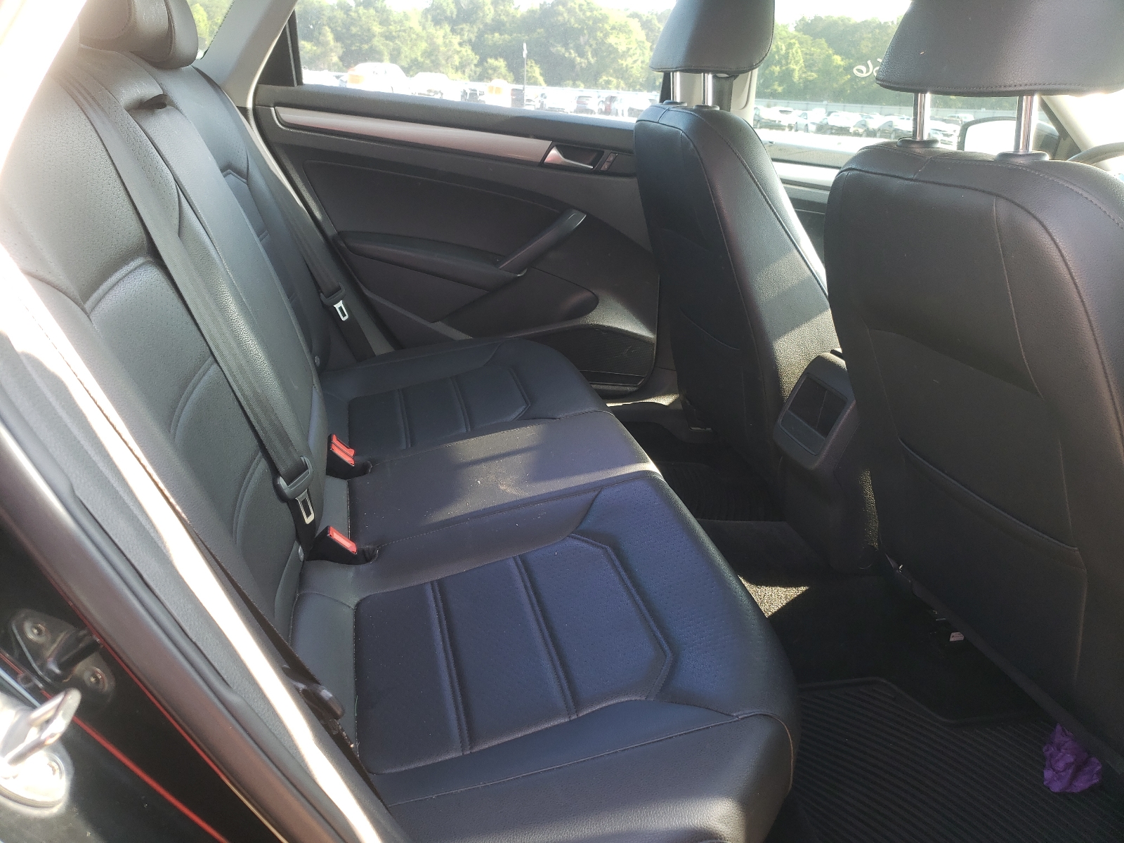 Photo 6 from auction – 2015 VOLKSWAGEN PASSAT S with VIN 1VWAS7A33FC117866