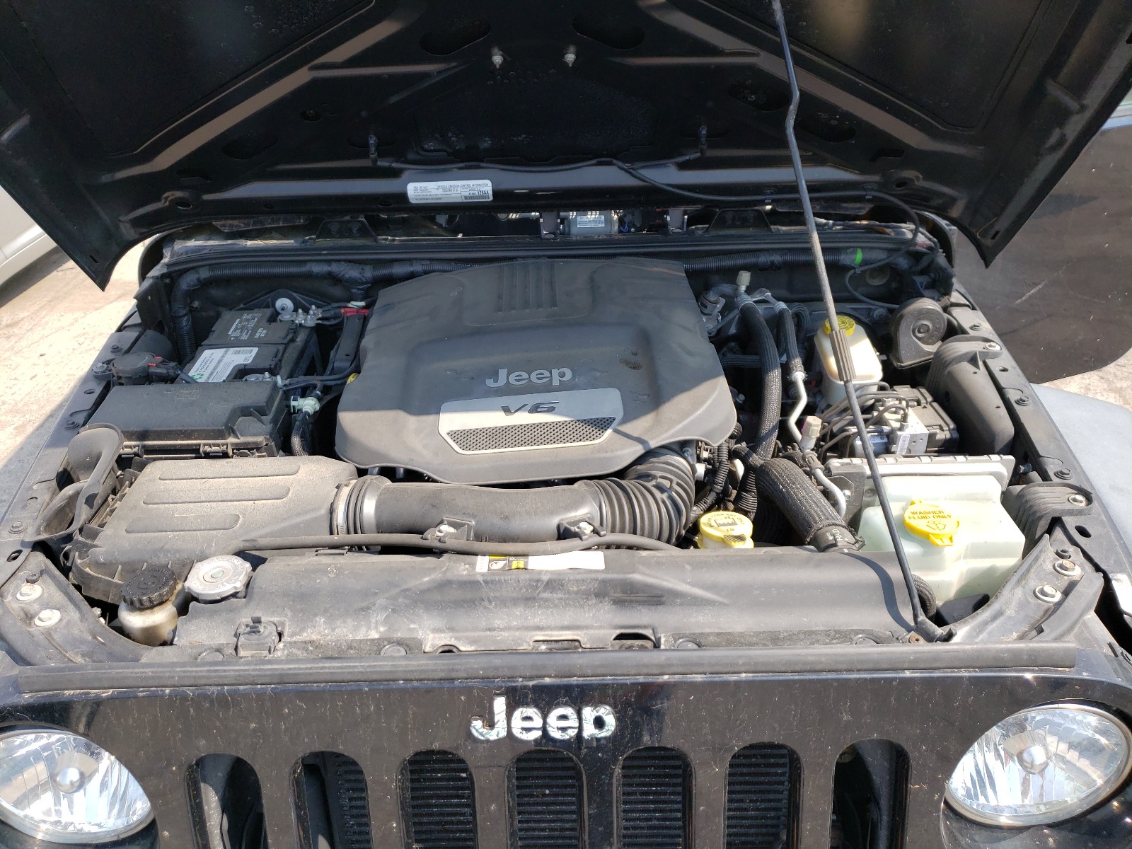 Photo 7 from auction – 2015 JEEP WRANGLER U with VIN 1C4BJWDG8FL674338