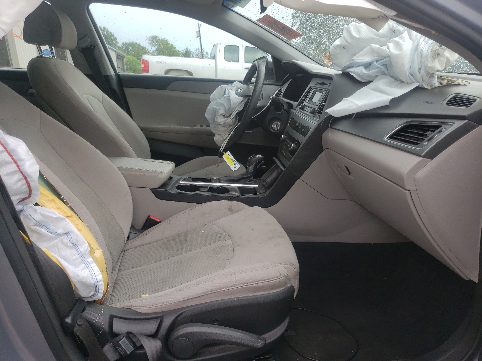 Photo 5 from auction – 2015 HYUNDAI SONATA SE with VIN 5NPE24AF6FH130645