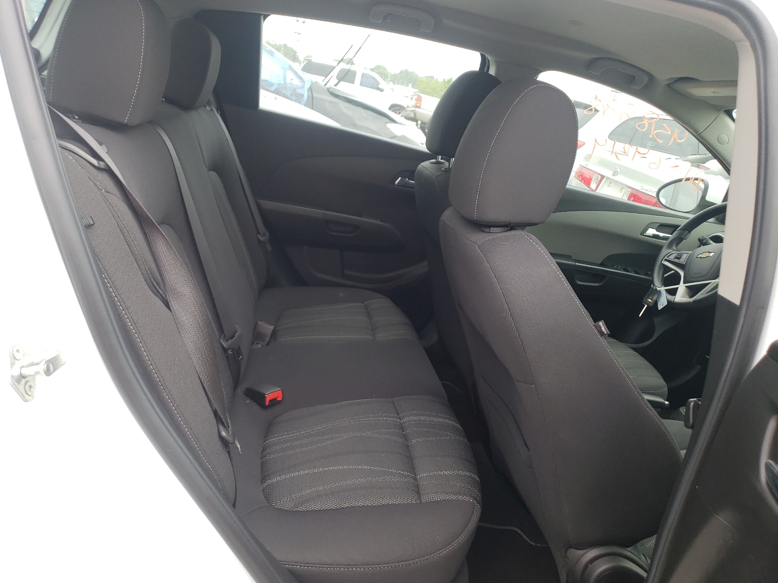 Photo 6 from auction – 2015 CHEVROLET SONIC LT with VIN 1G1JC6SH2F4105814