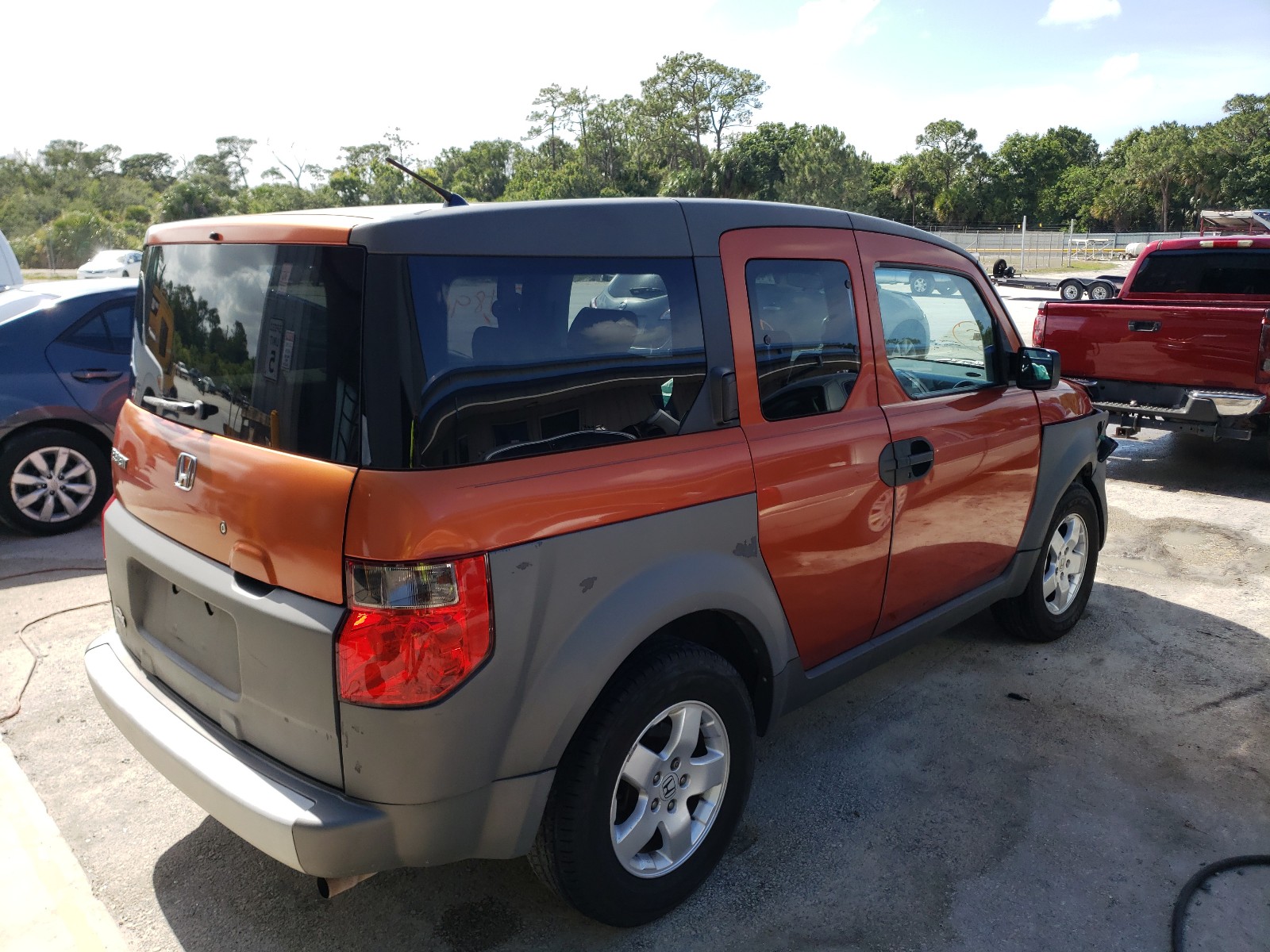 Photo 4 from auction – 2004 HONDA ELEMENT EX with VIN 5J6YH18584L011120