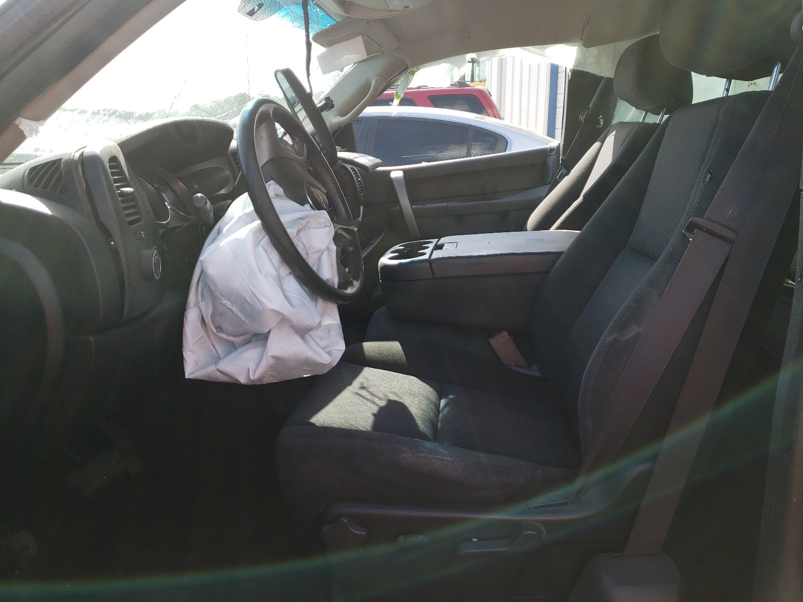 Photo 5 from auction – 2012 CHEVROLET SILVERADO with VIN 1GCRKSE75CZ287211