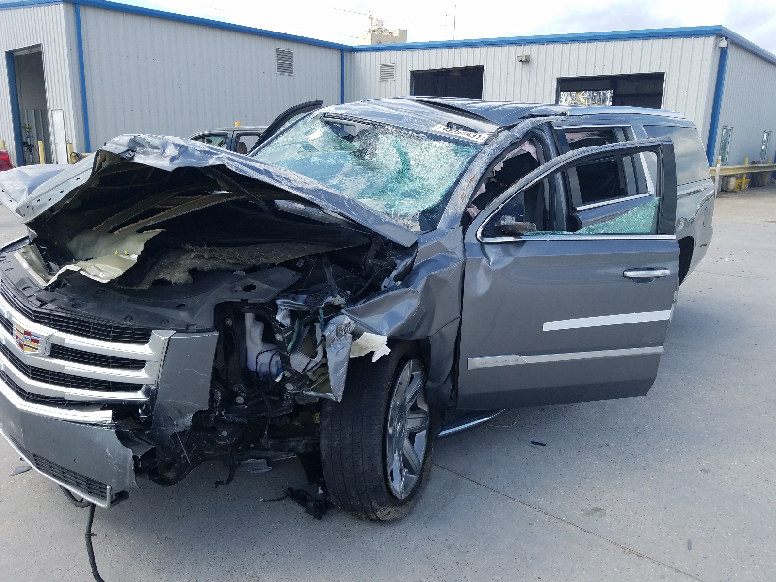 Photo 9 from auction – 2020 CADILLAC ESCALADE E with VIN 1GYS3HKJXLR160532