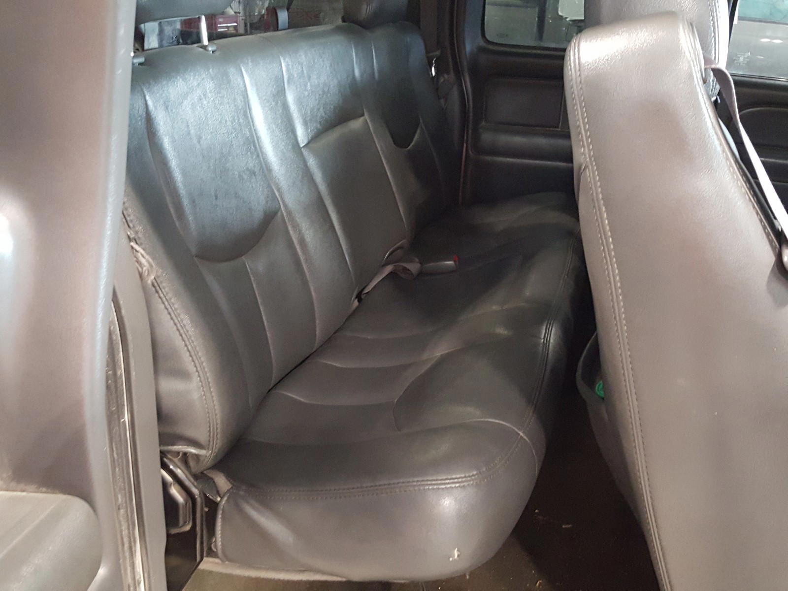 Photo 6 from auction – 2004 CHEVROLET SILVERADO with VIN 2GCEK19TX41287537