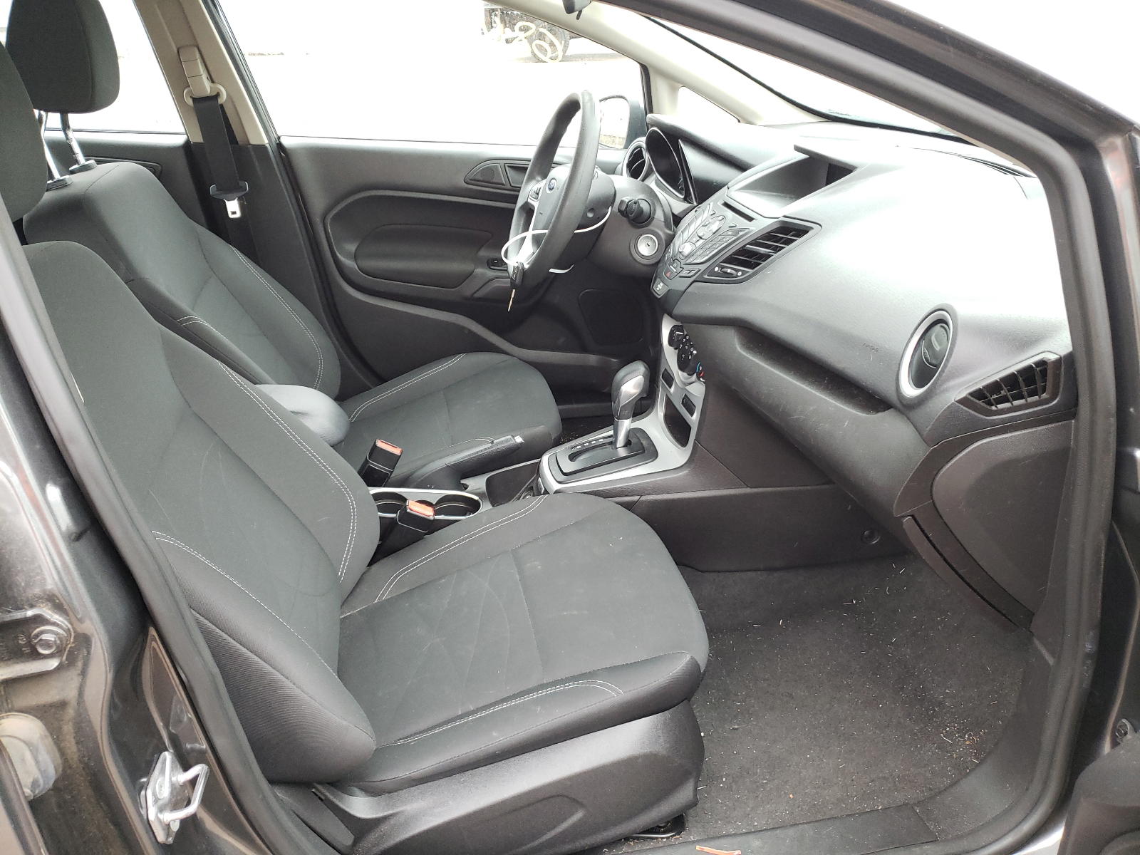 Photo 5 from auction – 2017 FORD FIESTA SE with VIN 3FADP4EJ3HM110383