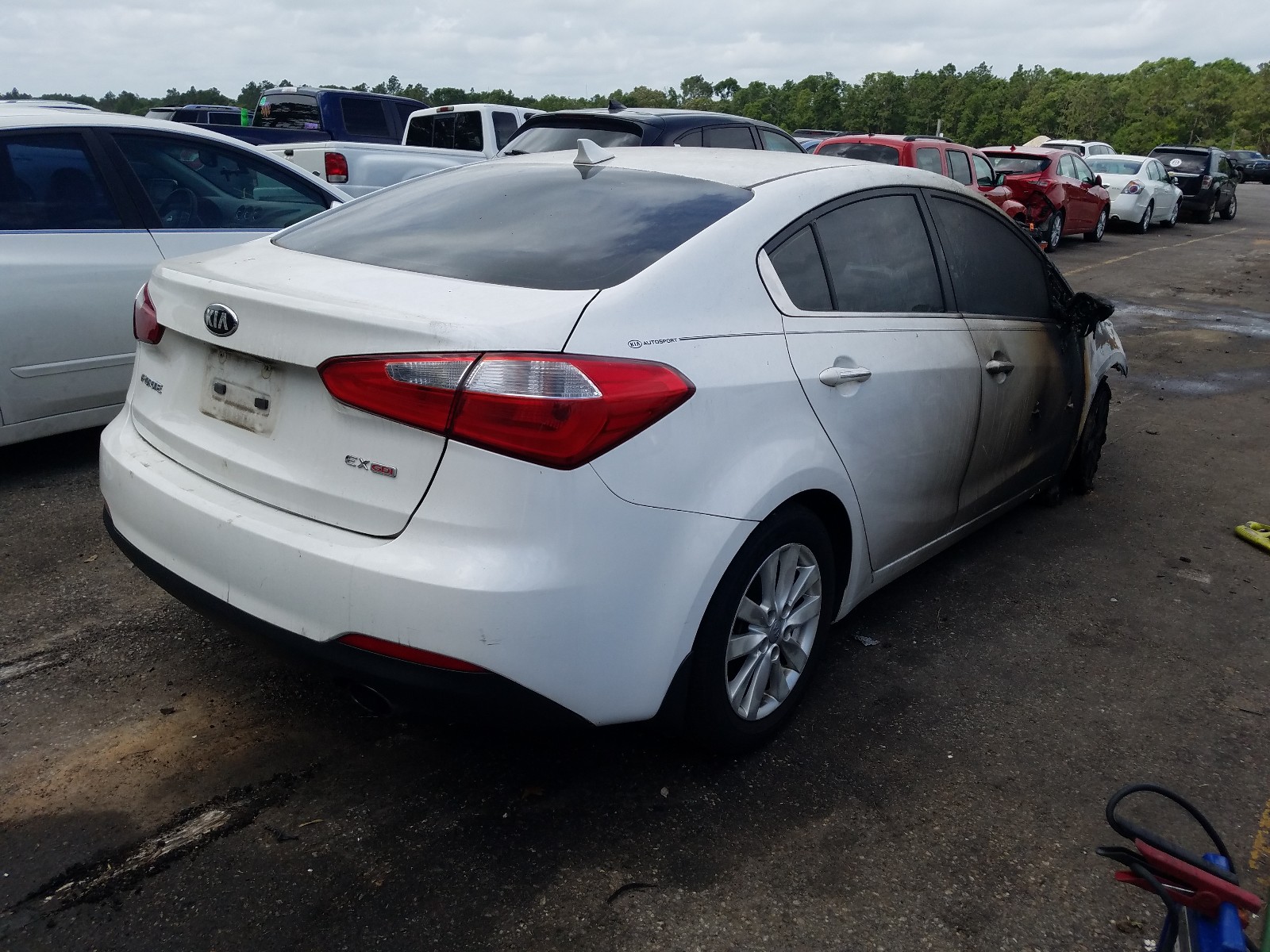 Zdjęcie 4 z aukcji – 2015 KIA FORTE EX z VIN KNAFX4A85F5266365