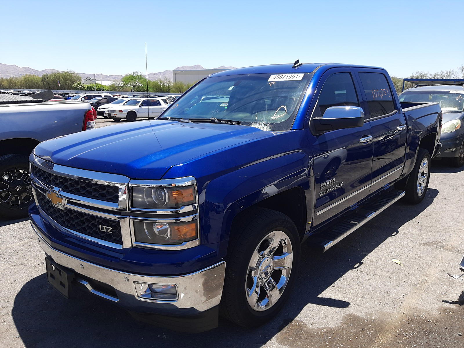Photo 2 from auction – 2014 CHEVROLET SILVERADO with VIN 3GCUKREH3EG398655