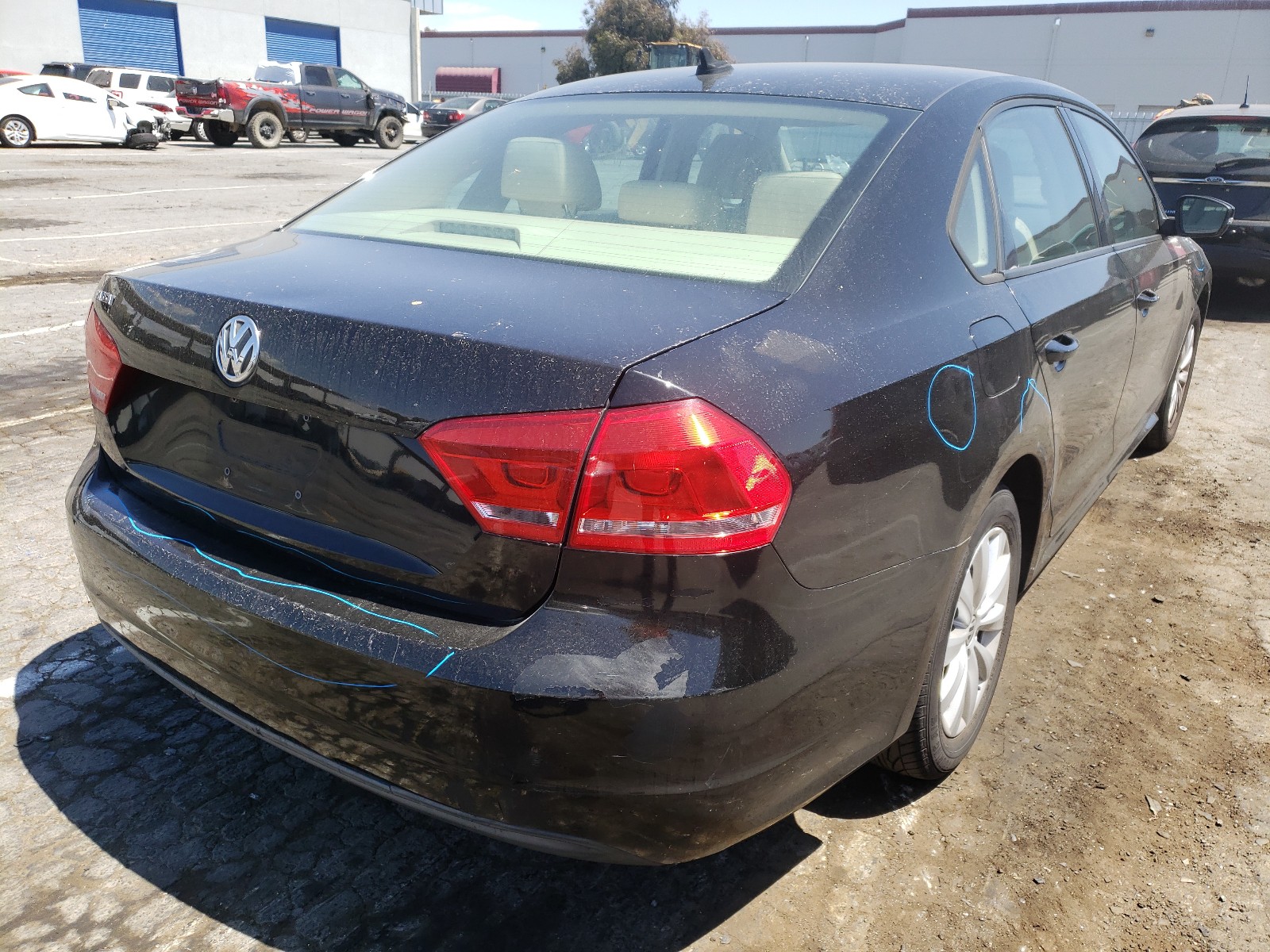 Photo 4 from auction – 2013 VOLKSWAGEN PASSAT S with VIN 1VWAP7A37DC138203
