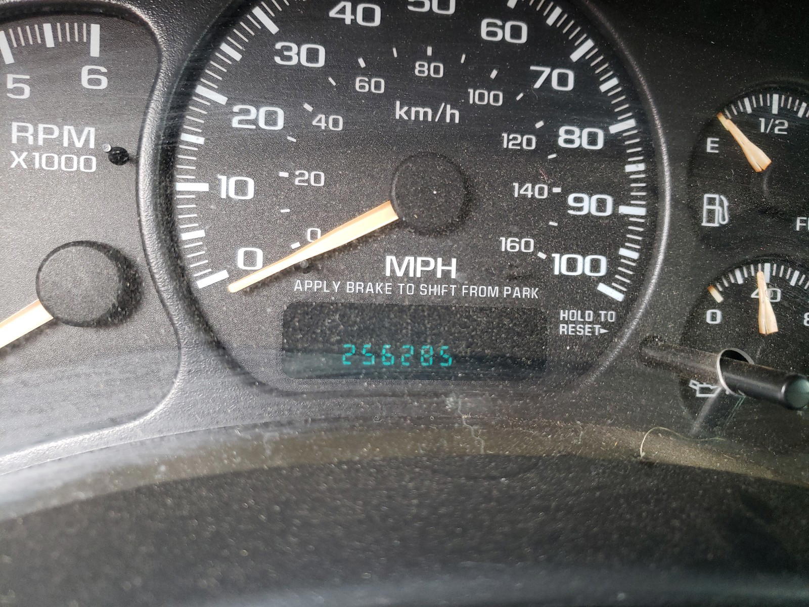 Photo 8 from auction – 2002 CHEVROLET SILVERADO with VIN 2GCEK19T221409384