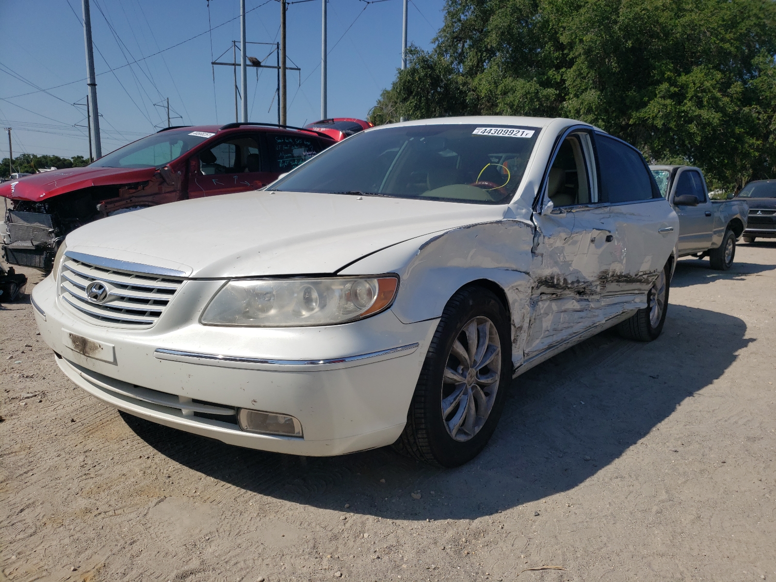 Photo 2 from auction – 2007 HYUNDAI AZERA SE with VIN KMHFC46F37A172494