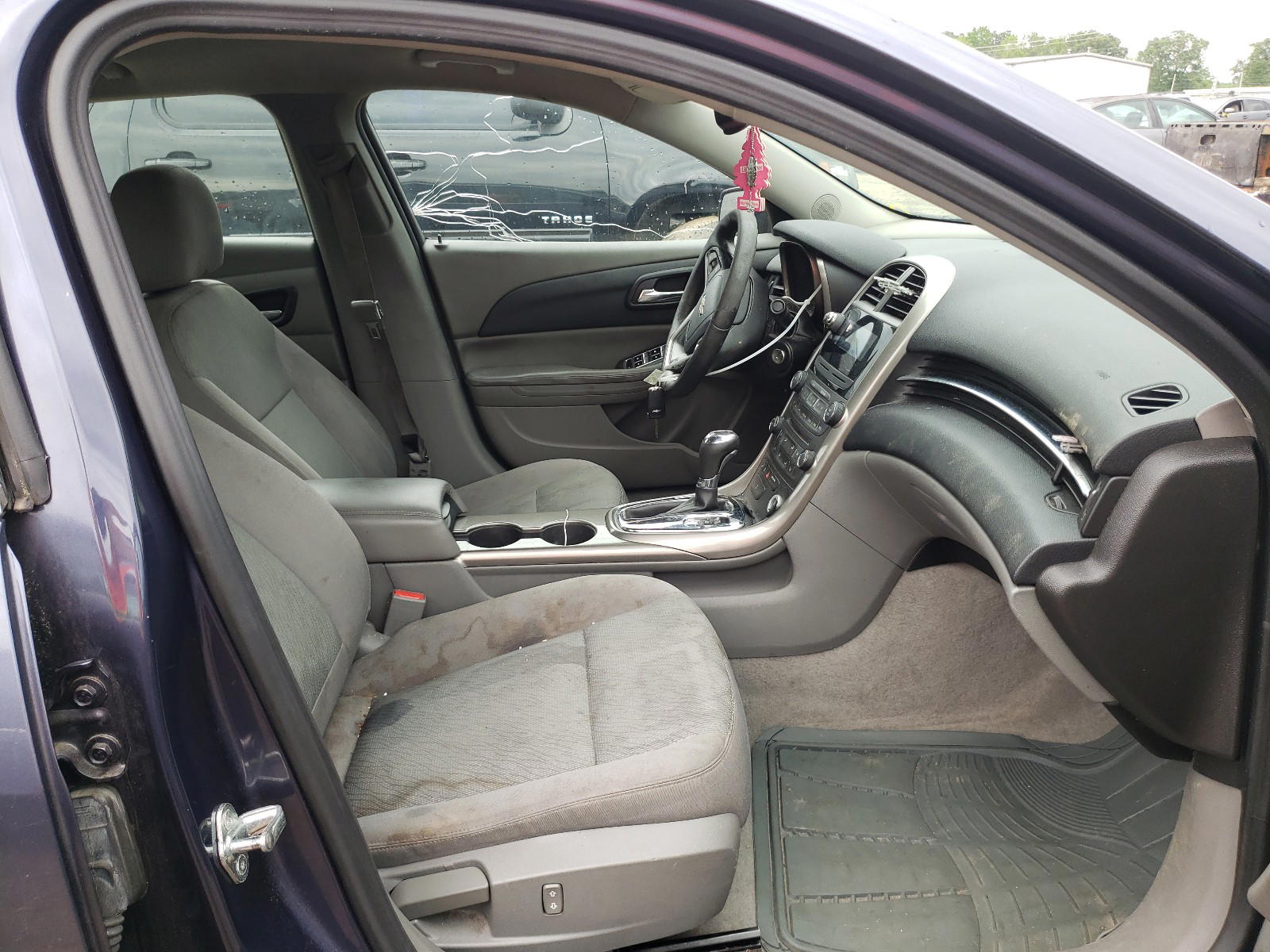 Photo 5 from auction – 2013 CHEVROLET MALIBU LS with VIN 1G11B5SA3DF215501