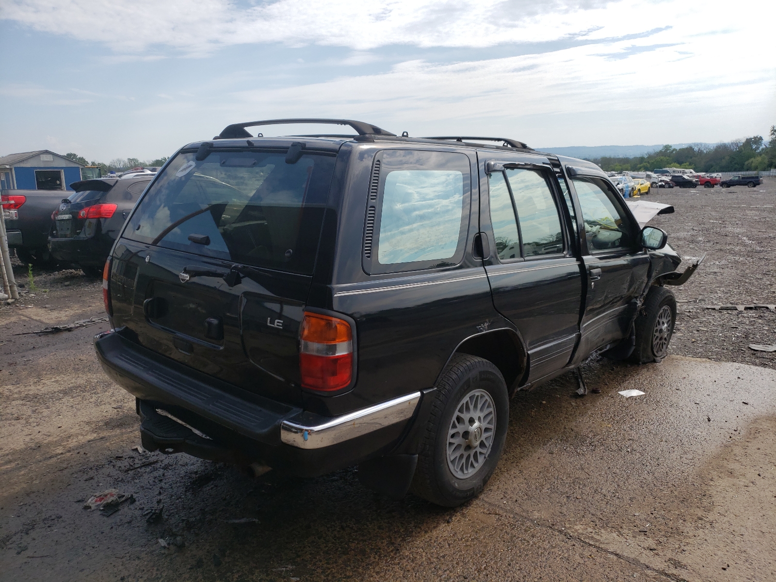 Photo 4 from auction – 1997 NISSAN PATHFINDER with VIN JN8AR05Y9VW185604