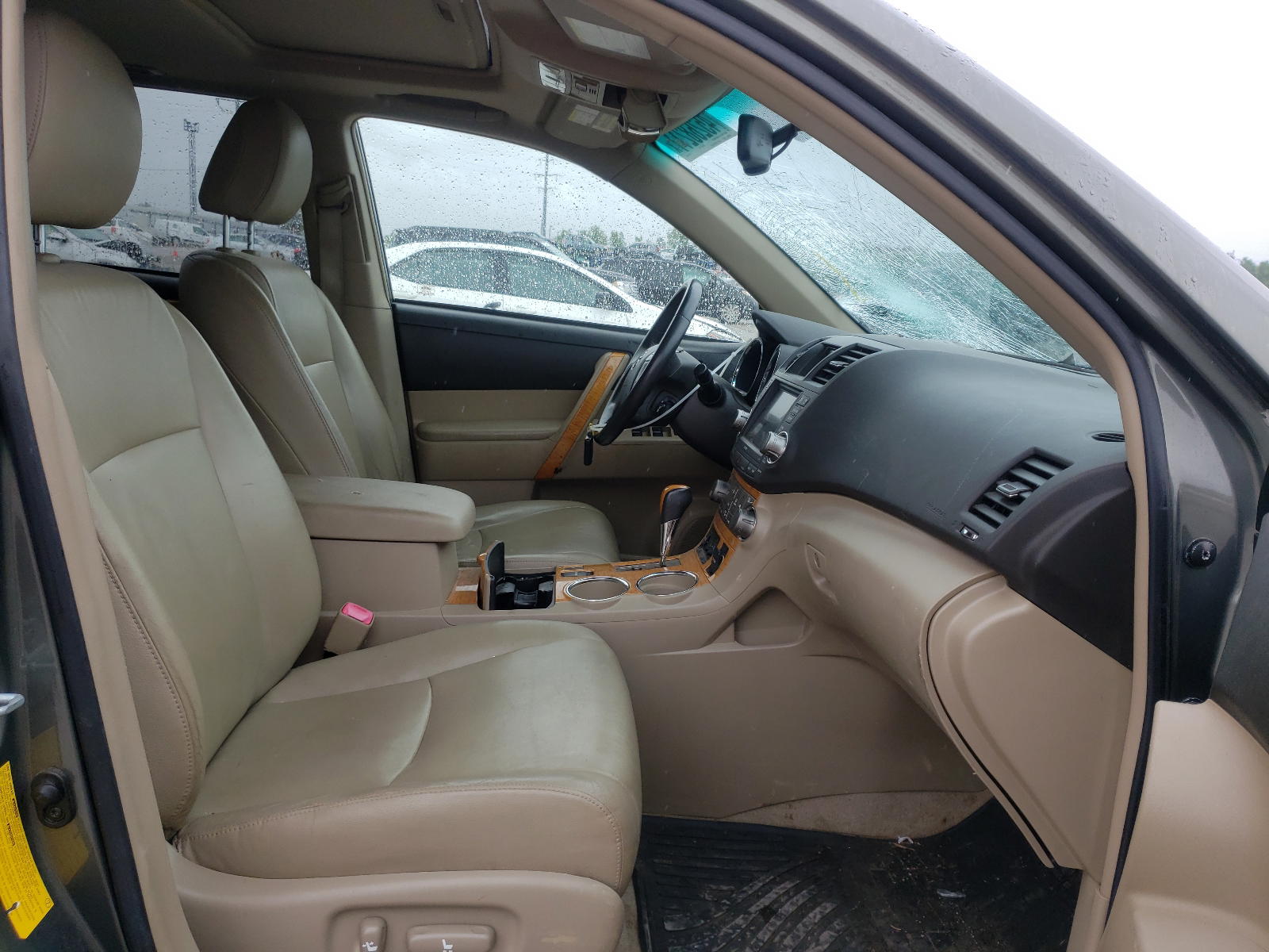 Photo 5 from auction – 2008 TOYOTA HIGHLANDER with VIN JTEEW44A882014786