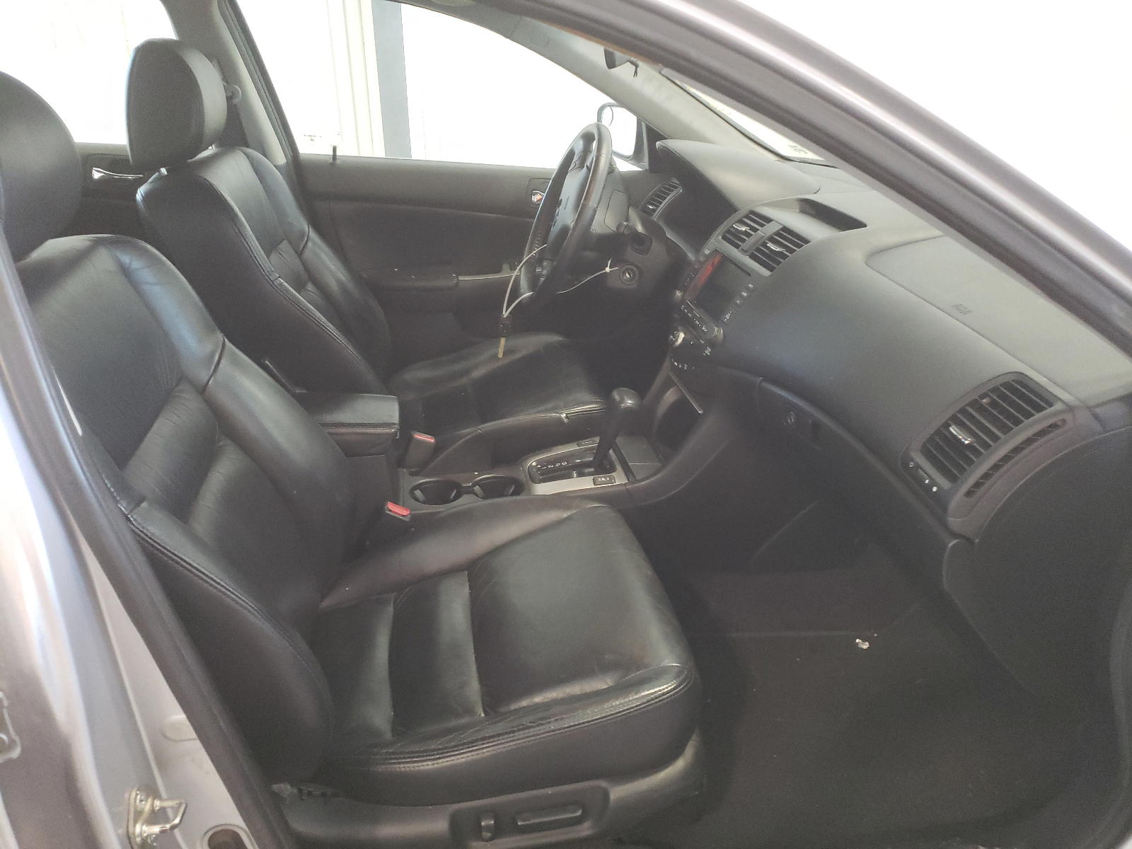 Photo 5 from auction – 2003 HONDA ACCORD with VIN 1HGCM66883A050484