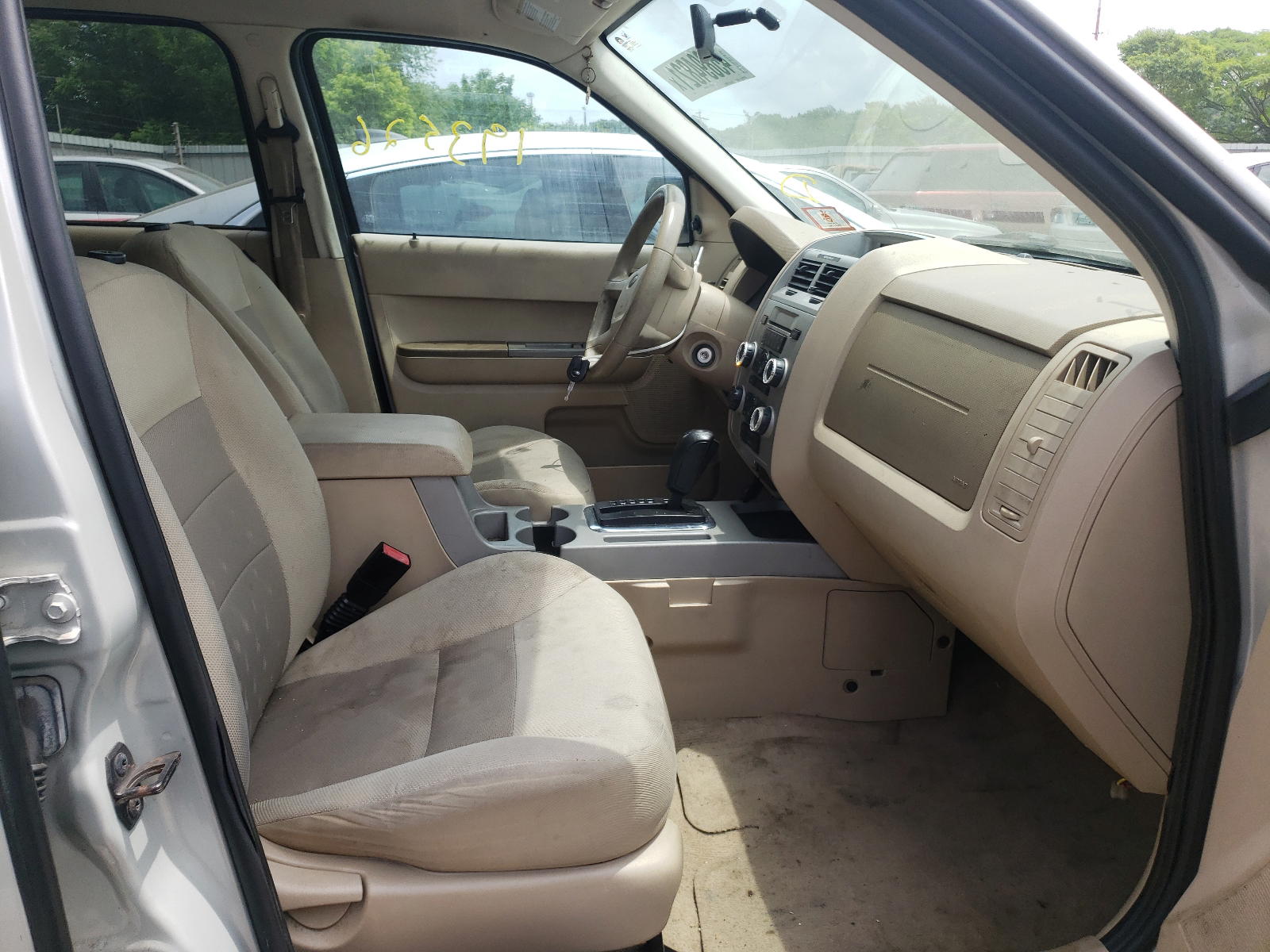 Photo 5 from auction – 2008 FORD ESCAPE XLT with VIN 1FMCU93128KD30776