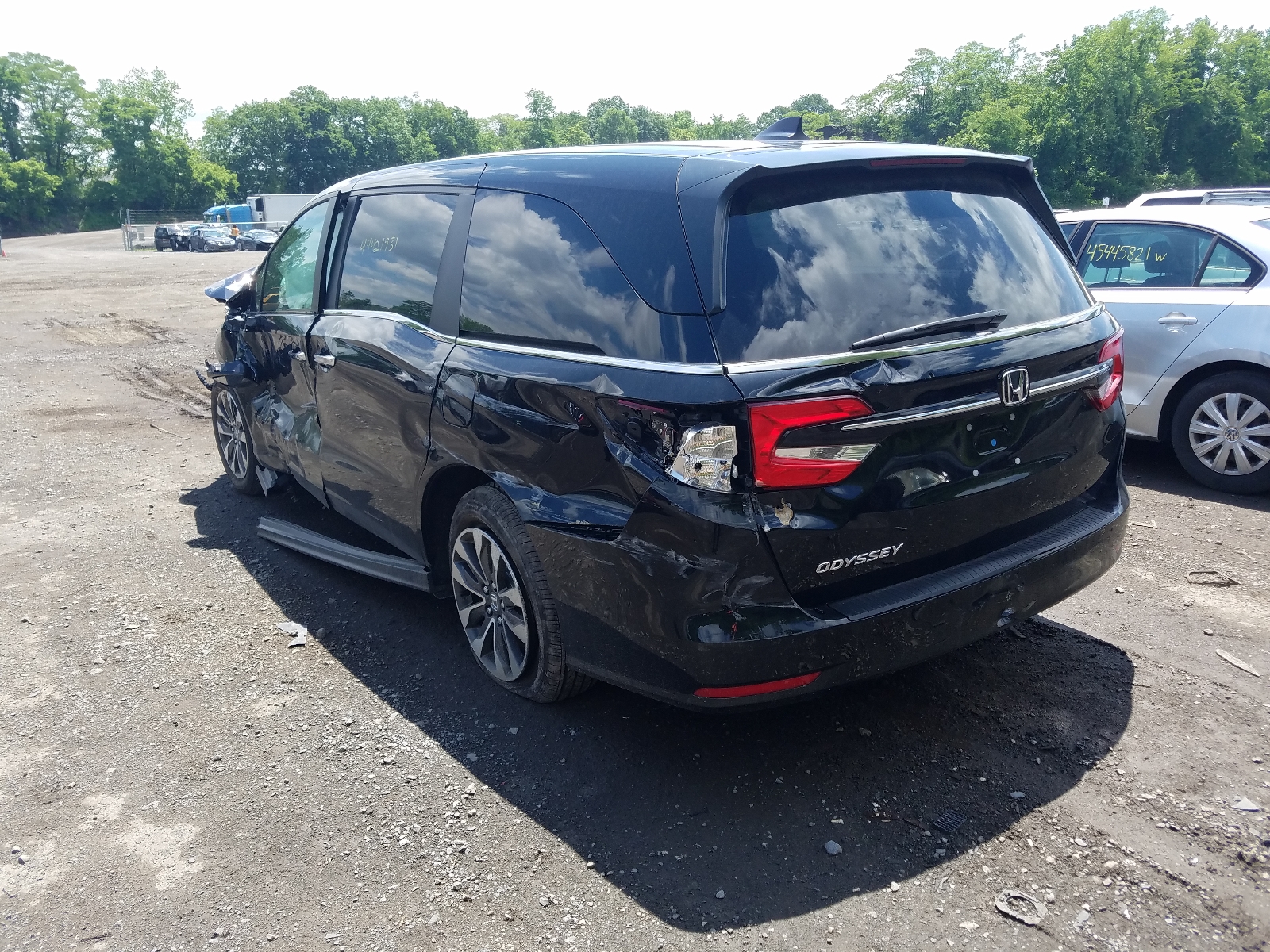 Photo 3 from auction – 2022 HONDA ODYSSEY EX with VIN 5FNRL6H79NB007332