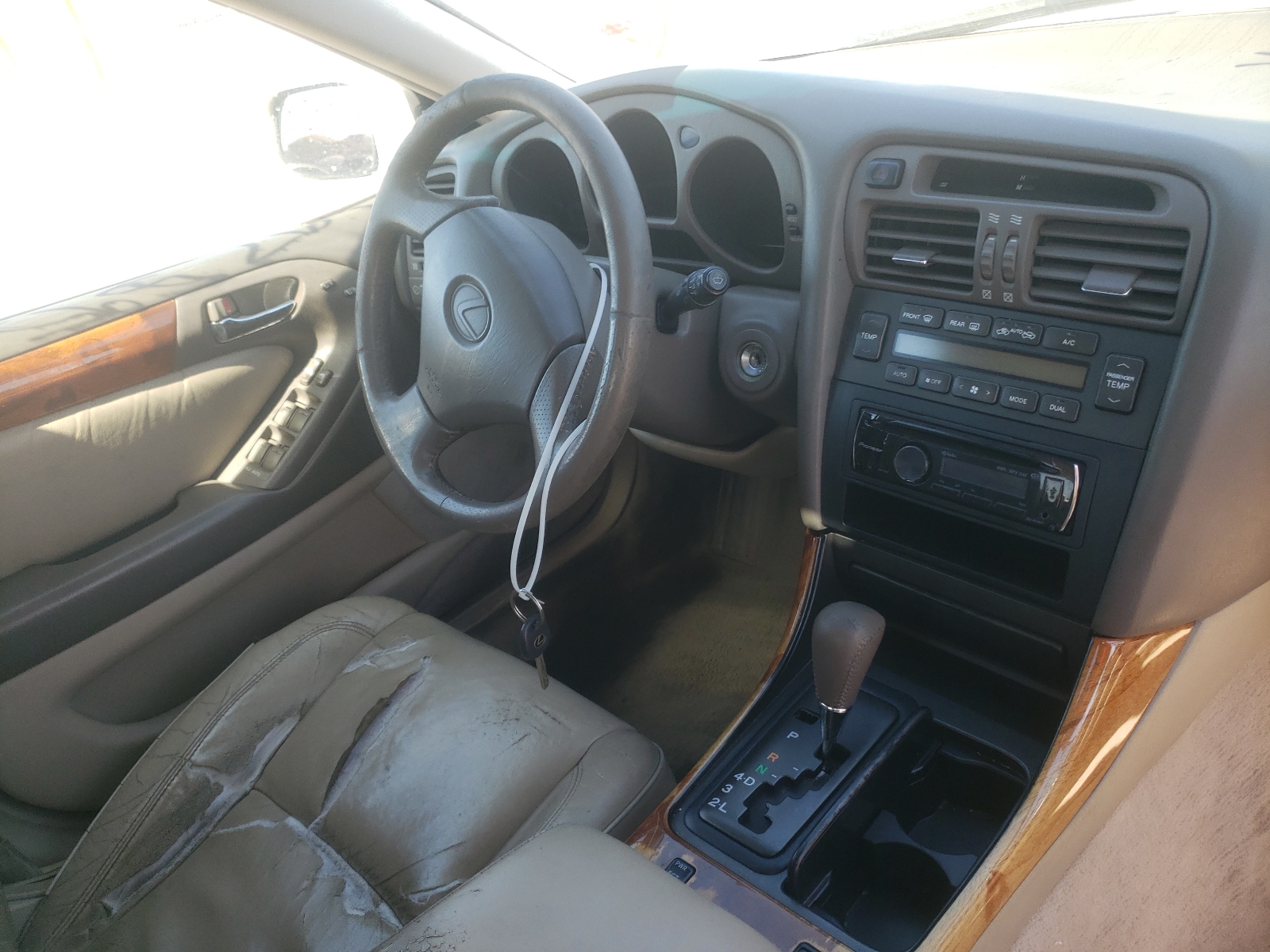 Photo 9 from auction – 1999 LEXUS GS 300 with VIN JT8BD68S3X0061437