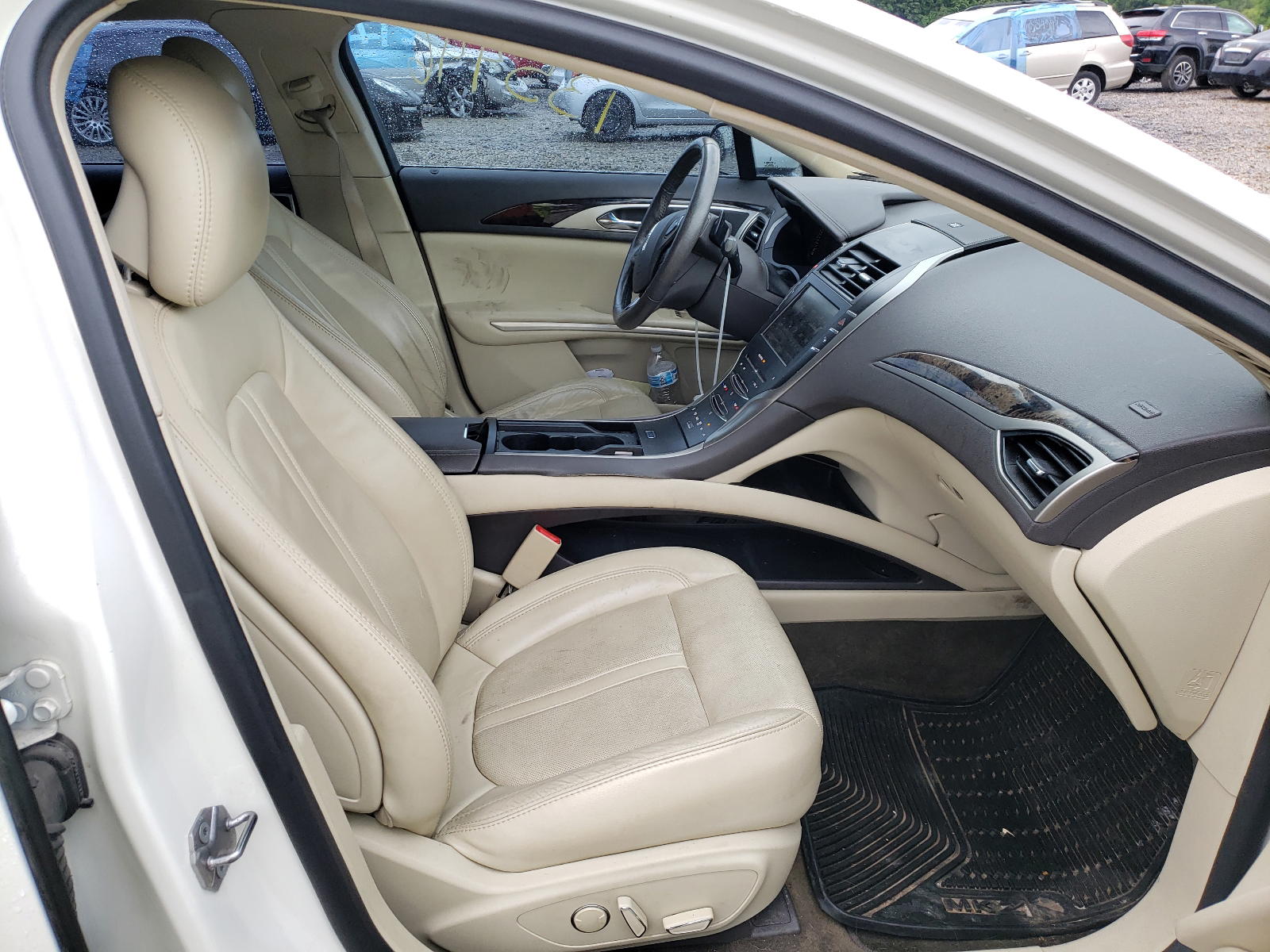 Photo 5 from auction – 2013 LINCOLN MKZ with VIN 3LN6L2GK3DR816688