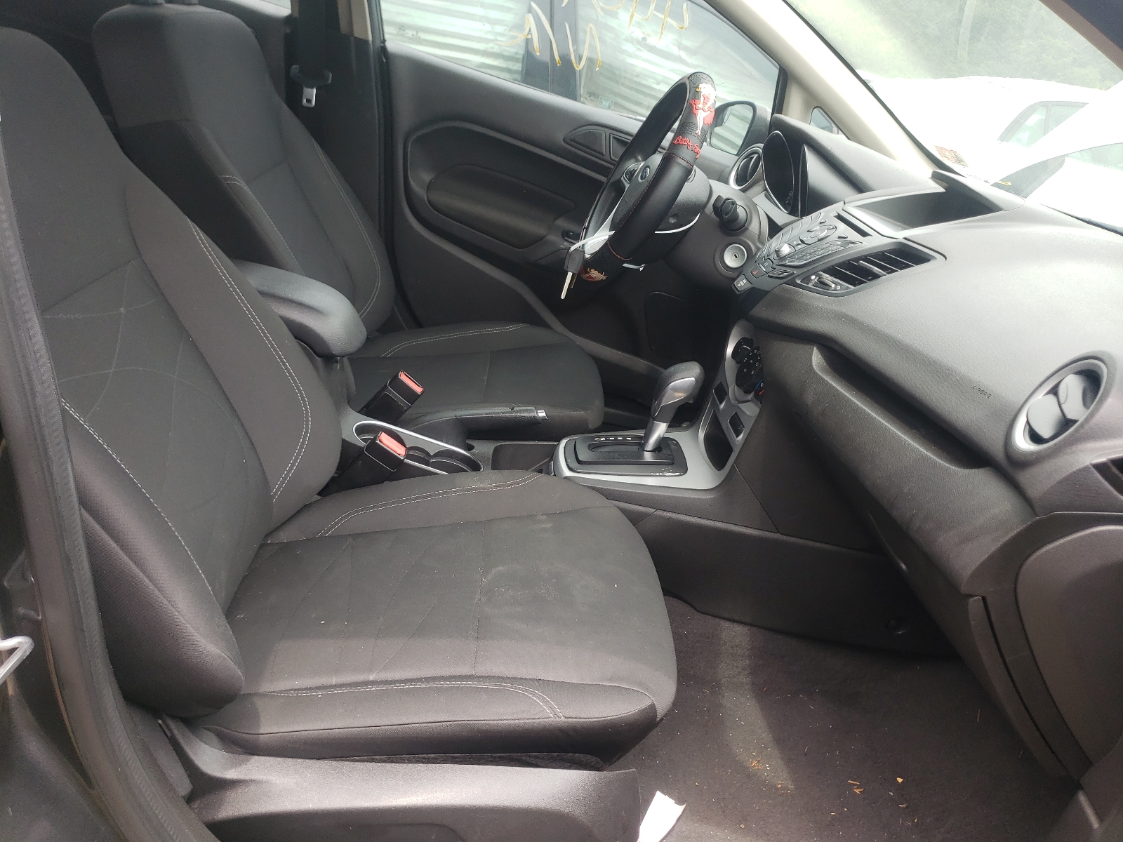 Photo 5 from auction – 2019 FORD FIESTA SE with VIN 3FADP4EJ3KM129037