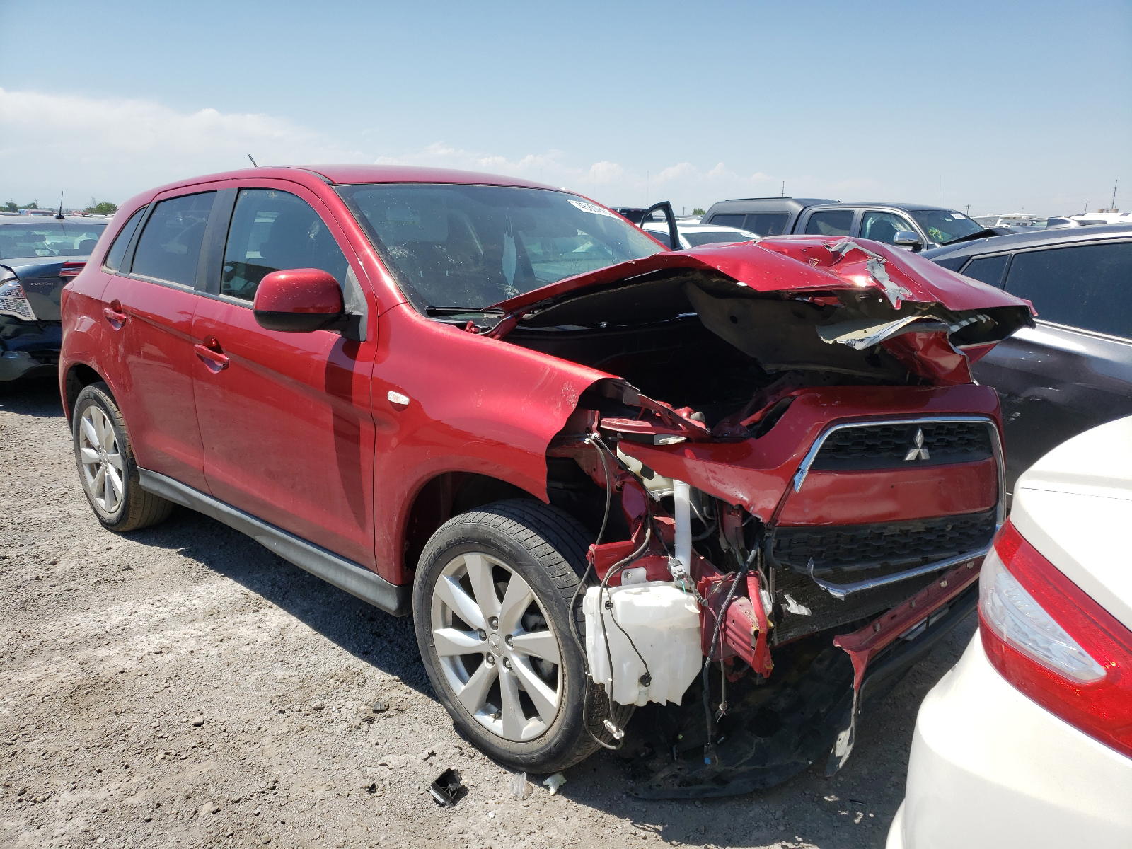 MITSUBISHI OUTLANDER 2014 with VIN 4A4AR3AU0EE024735 - Photo from auction