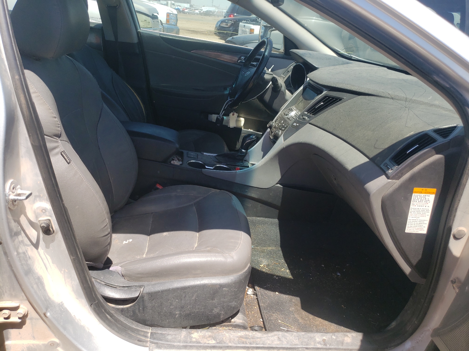 Photo 5 from auction – 2013 HYUNDAI SONATA HYB with VIN KMHEC4A42DA067314
