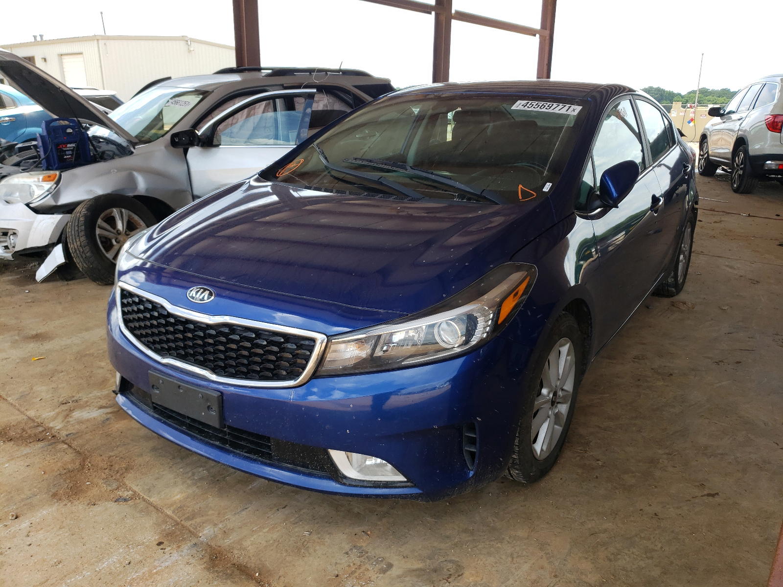 Photo 2 from auction – 2017 KIA FORTE LX with VIN 3KPFL4A78HE107174