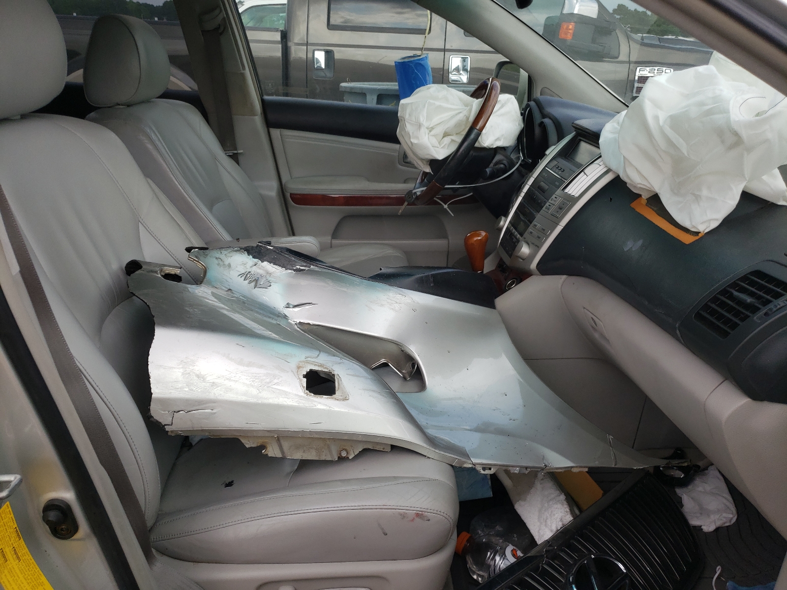 Photo 5 from auction – 2004 LEXUS RX 330 with VIN JTJHA31U040050645
